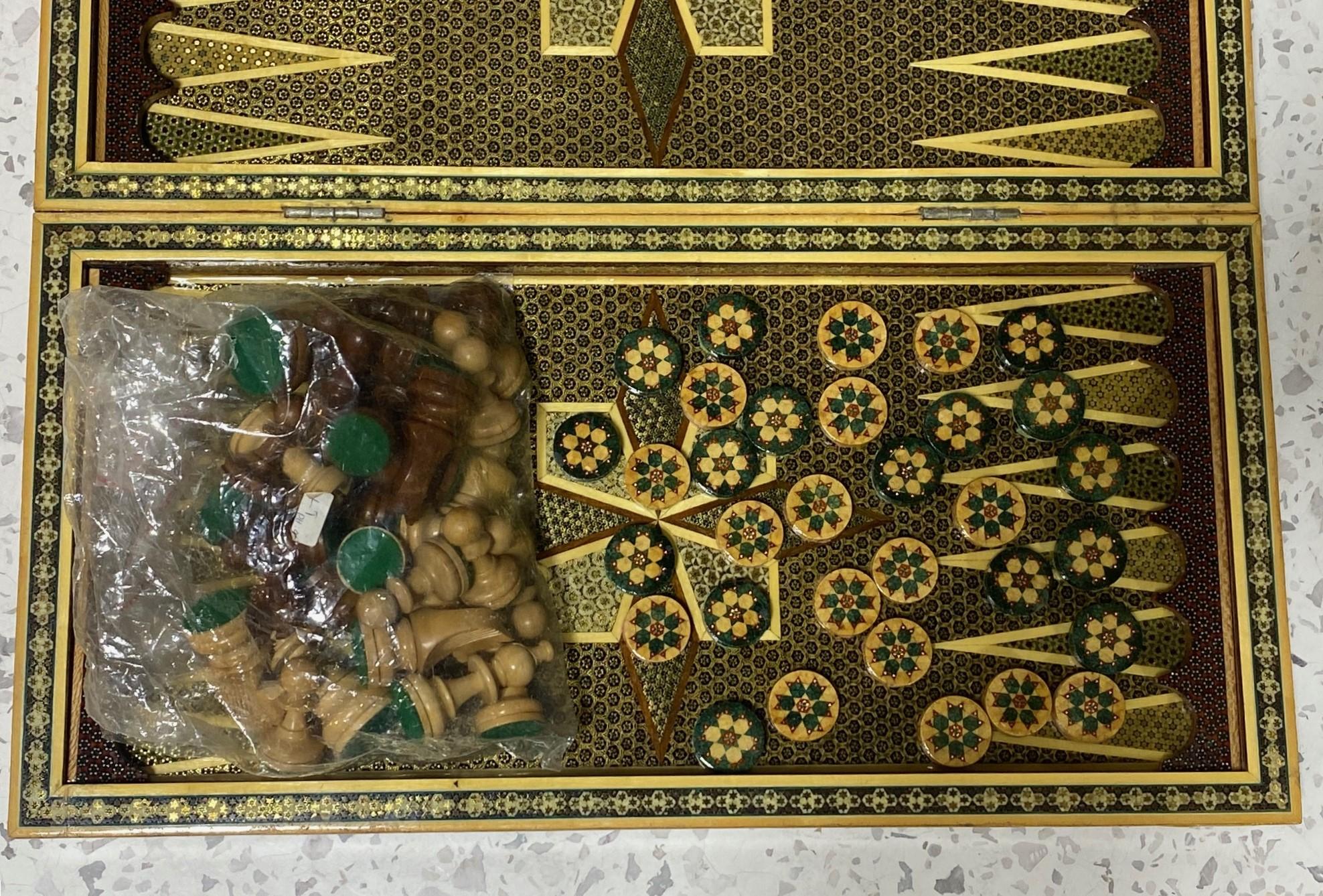 Marokkanische maurische Nahost Intarsien Mikro Mosaik Backgammon und Schachbrett im Angebot 11