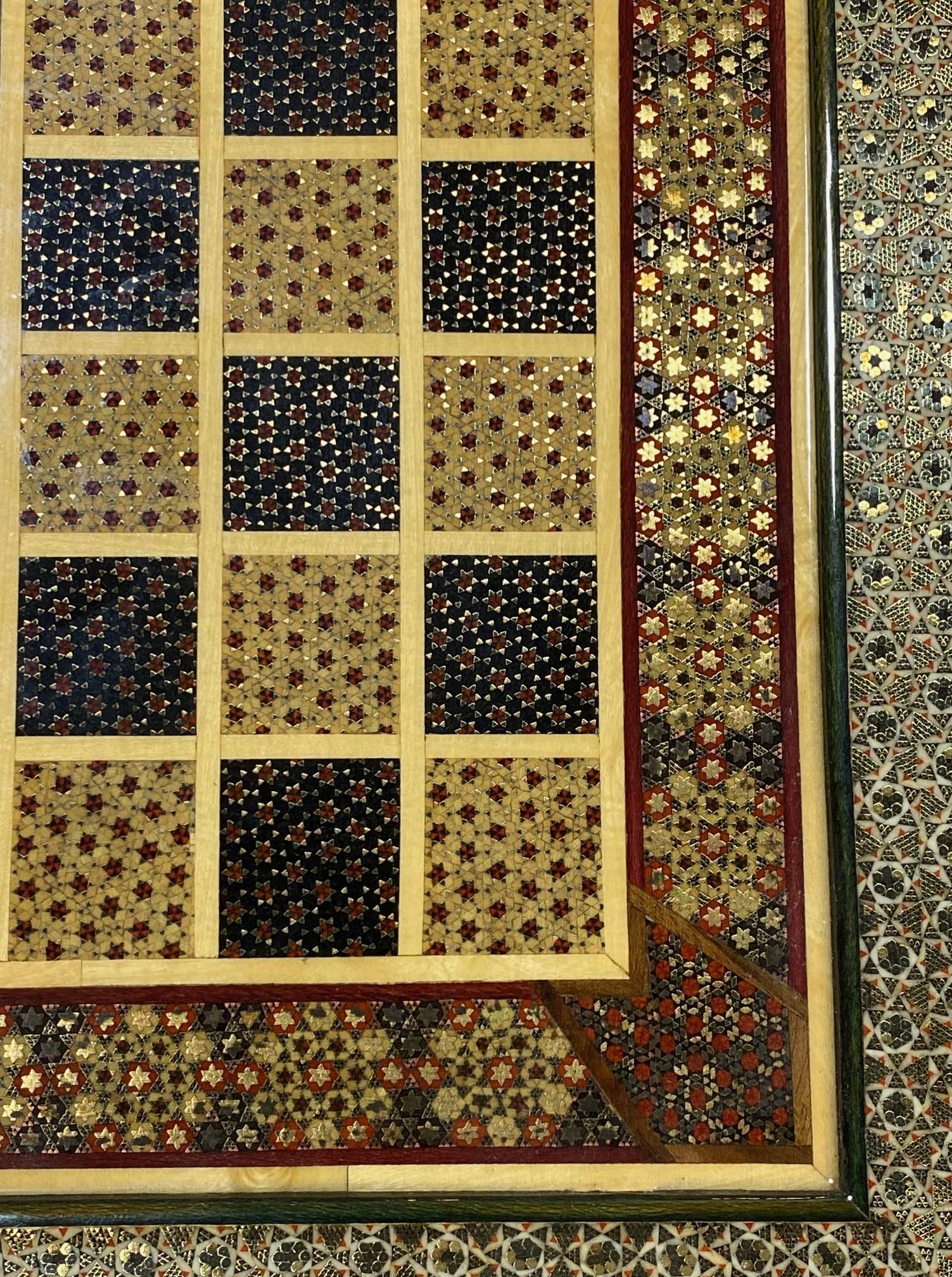 Marokkanische maurische Nahost Intarsien Mikro Mosaik Backgammon und Schachbrett im Angebot 1