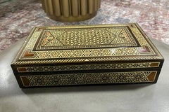 Grande boîte à bijoux marocaine mauresque du Moyen-Orient en bois incrusté de micro-mosaïque