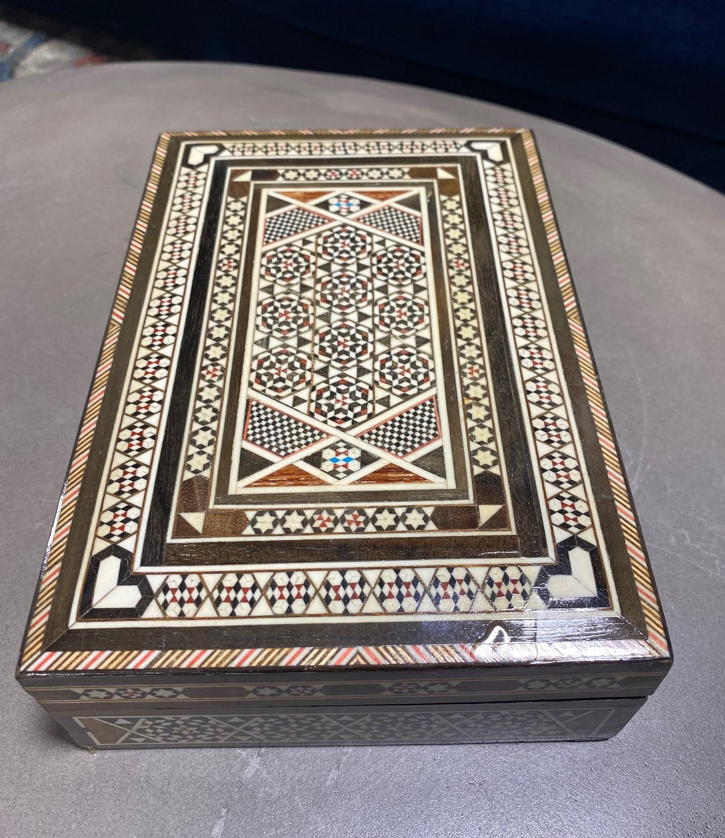 Moroccan Moorish Middle Eastern Large Inlaid Wood Micro Mosaic Jewelry Box In Good Condition For Sale In Studio City, CA