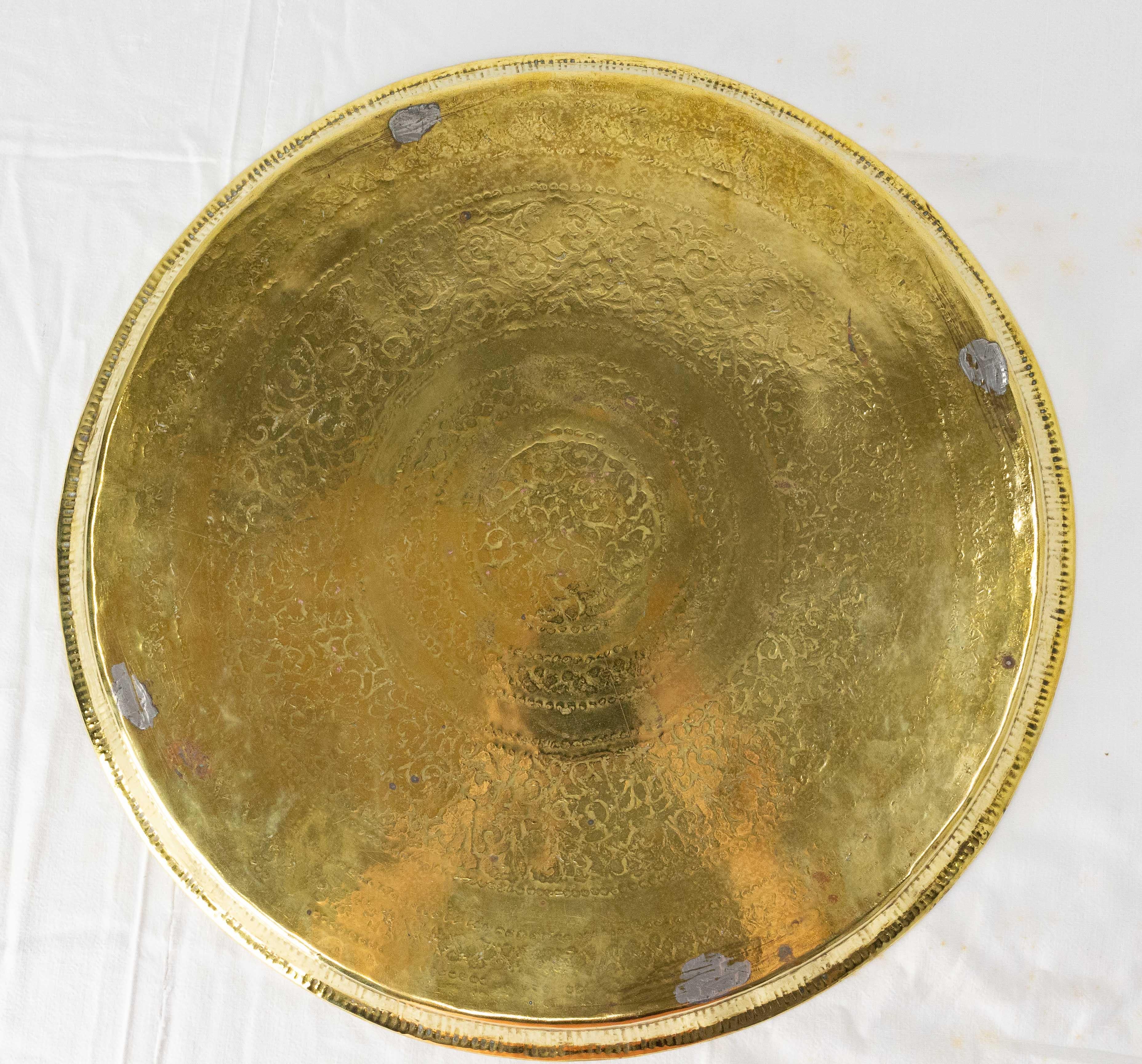 Moroccan Moorish Polished Copper Tray Early 20th Century In Good Condition For Sale In Labrit, Landes