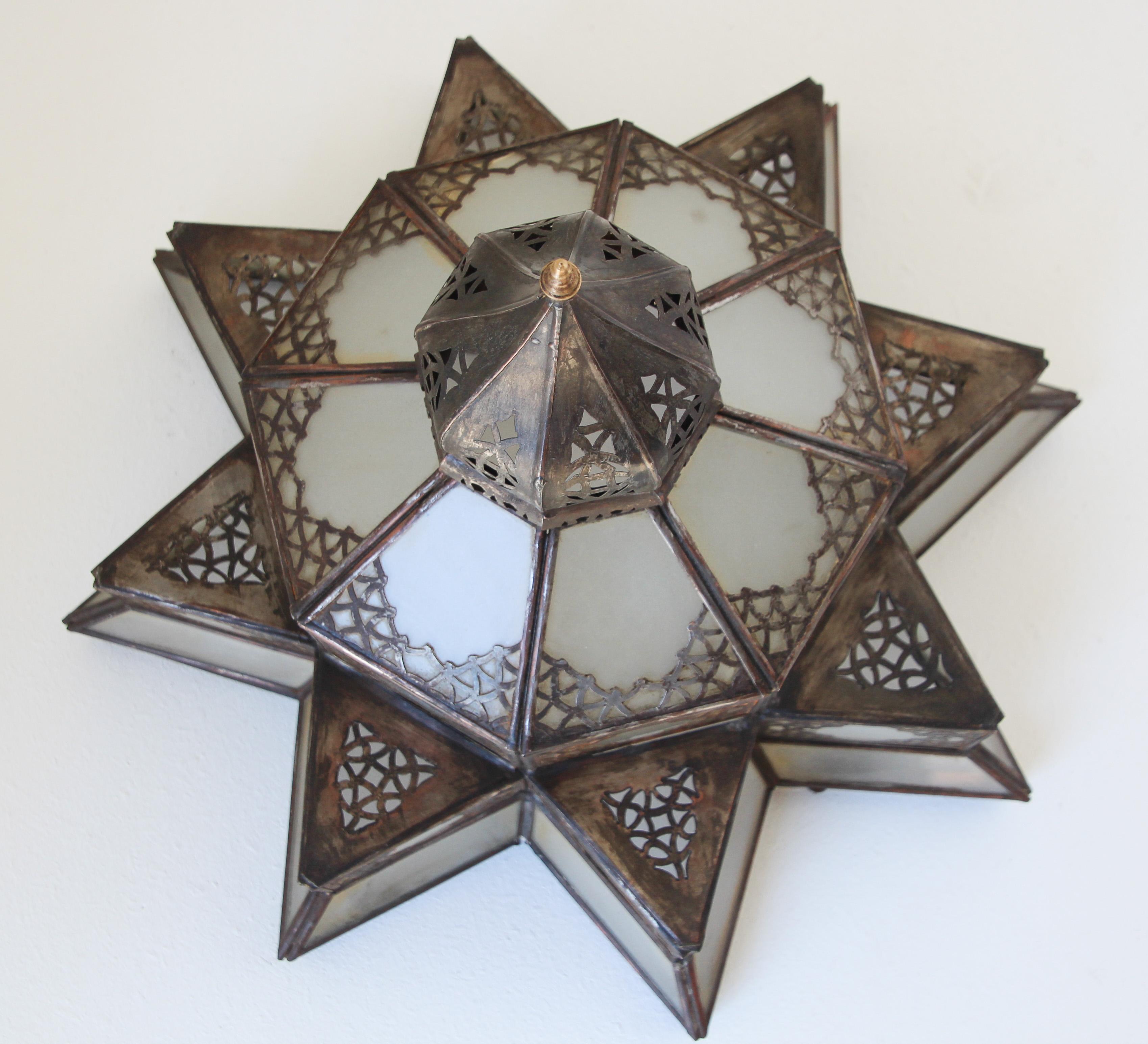 Abat-jour de lanterne marocaine en verre dépoli en forme d'étoile en vente 5