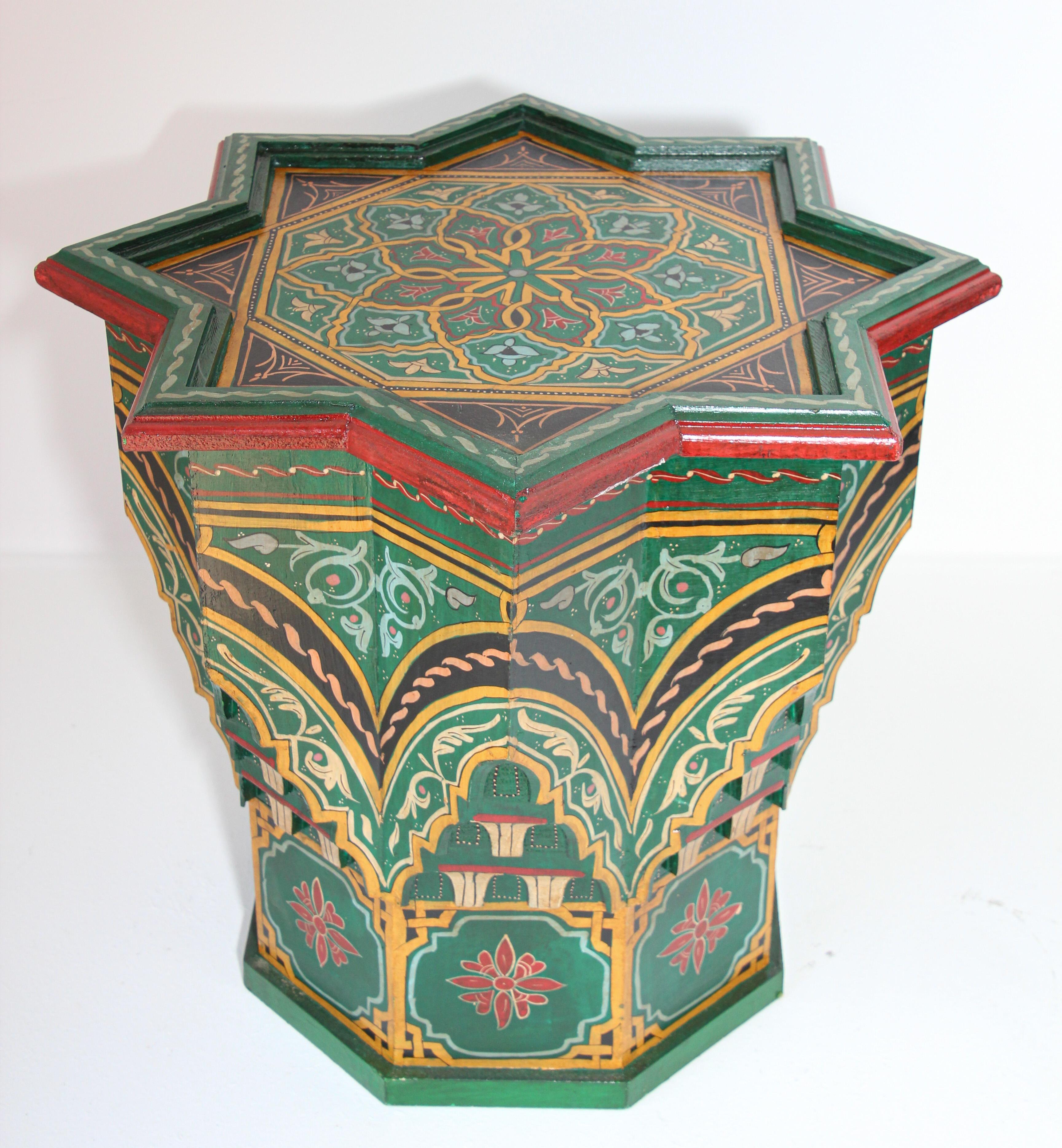 Moroccan Moorish Star Shape Green Side Table In Good Condition In Moreno Valley, CA