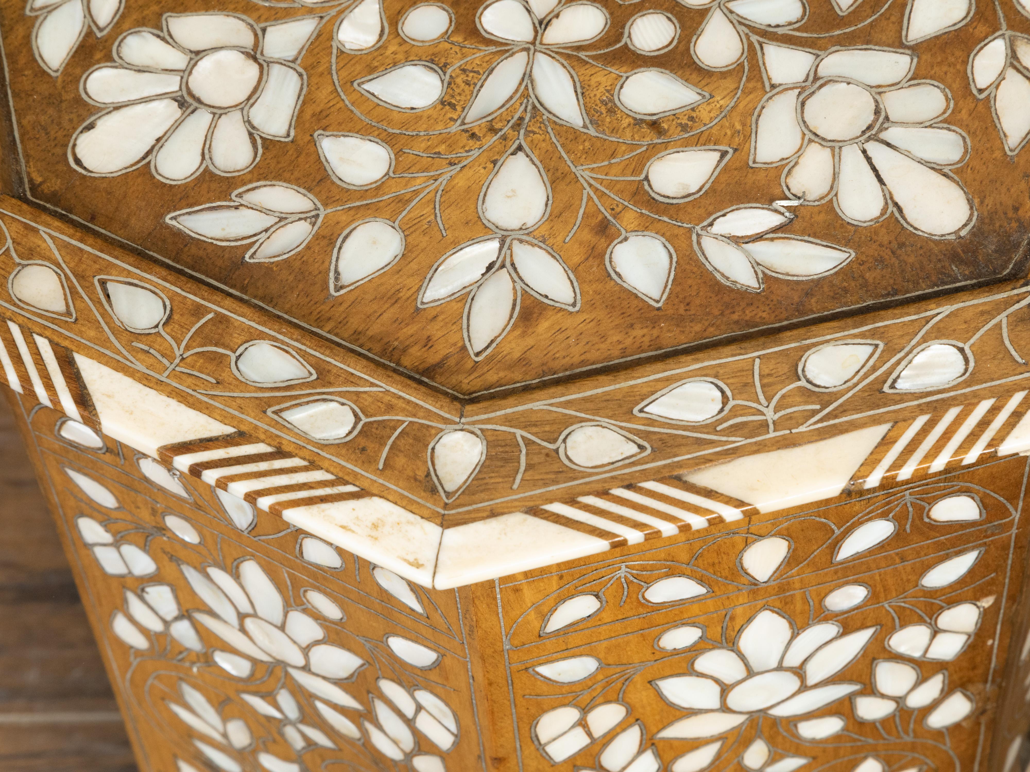 Moroccan Moorish Style 1920s Table with Octagonal Top and Mother of Pearl Inlay 2
