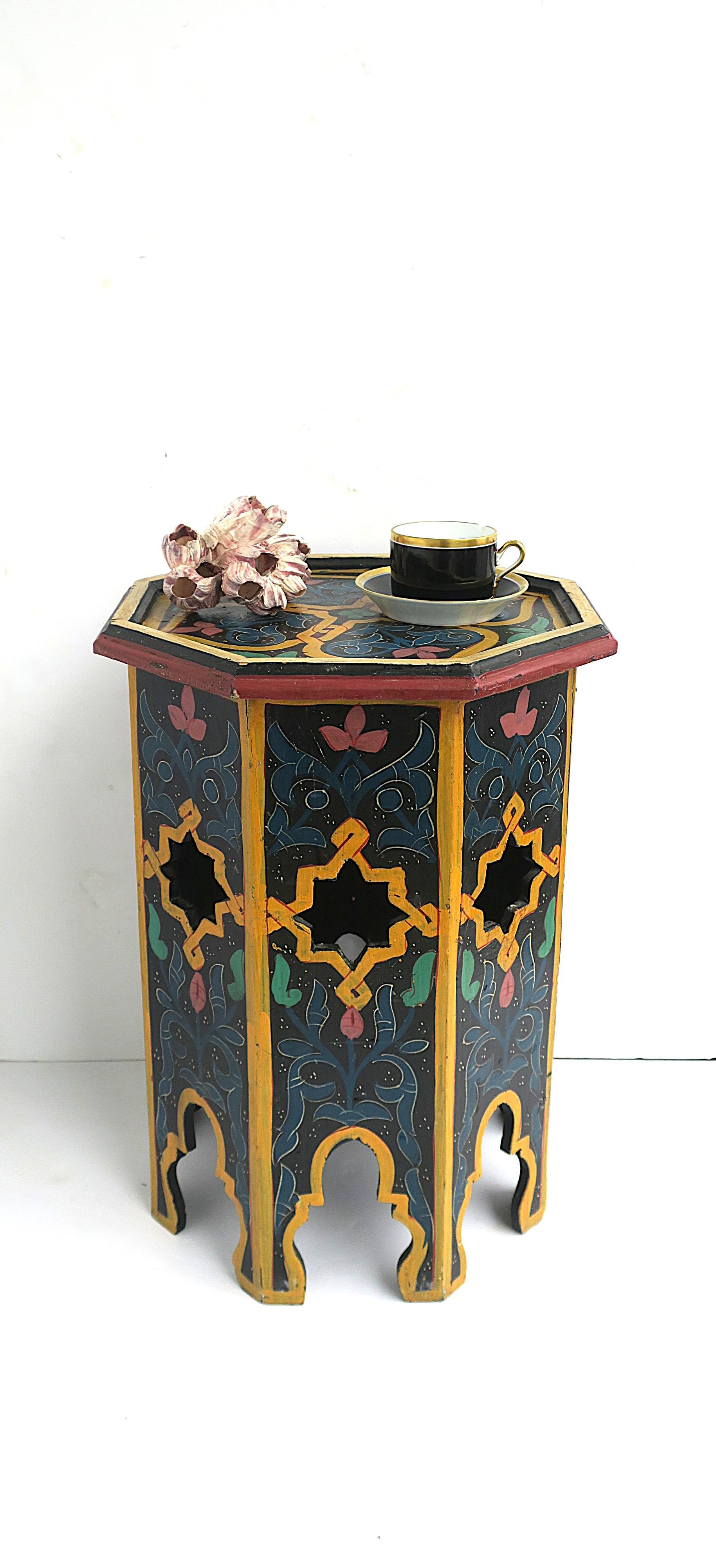 Marokkanischer maurischer Tabouret-Beistelltisch (20. Jahrhundert) im Angebot