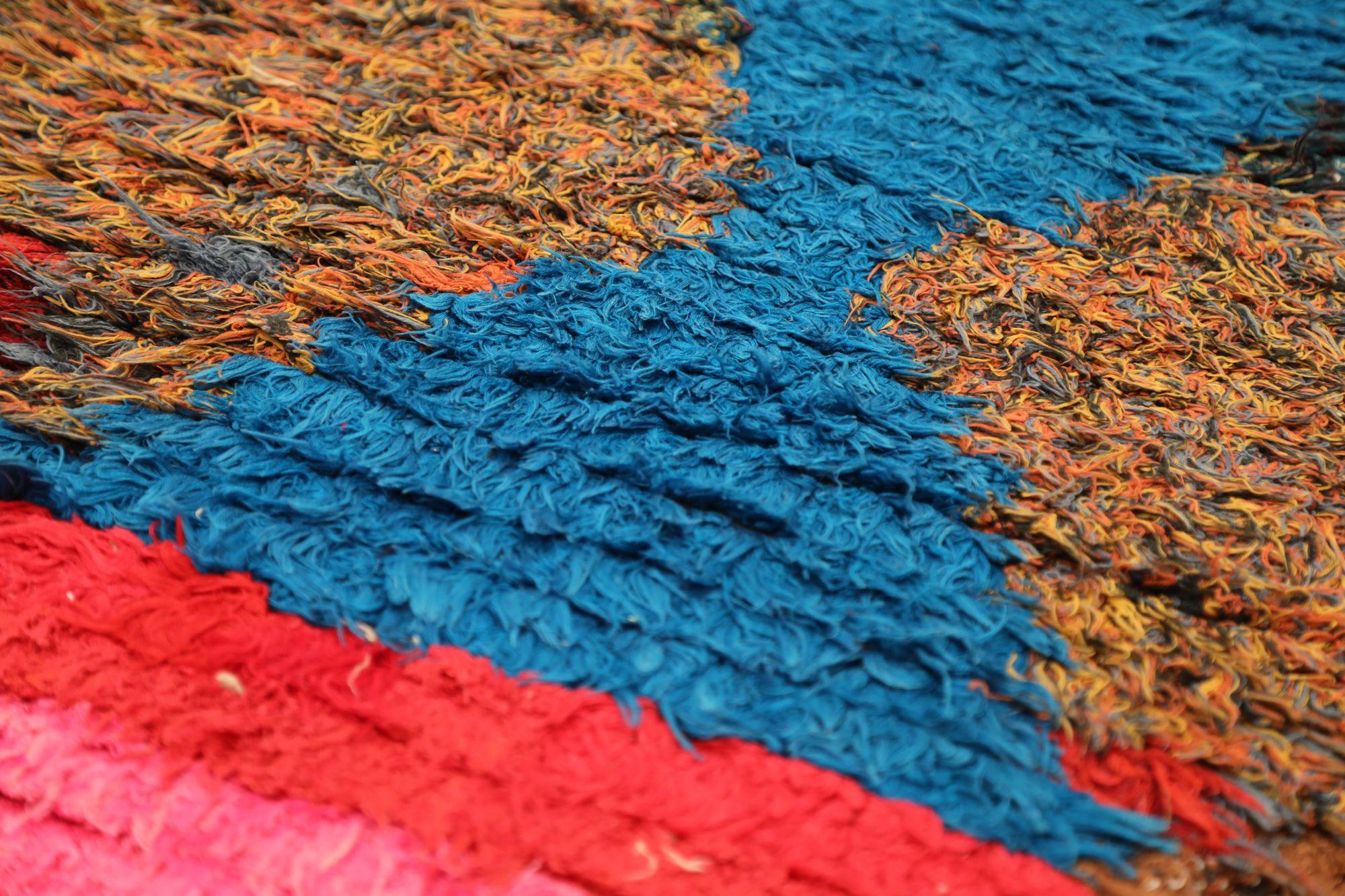 Marokkanisch Marokkanischer Small Rug - Wolle Blau Braun Rosa Rot Design - 97533 (Stammeskunst) im Angebot