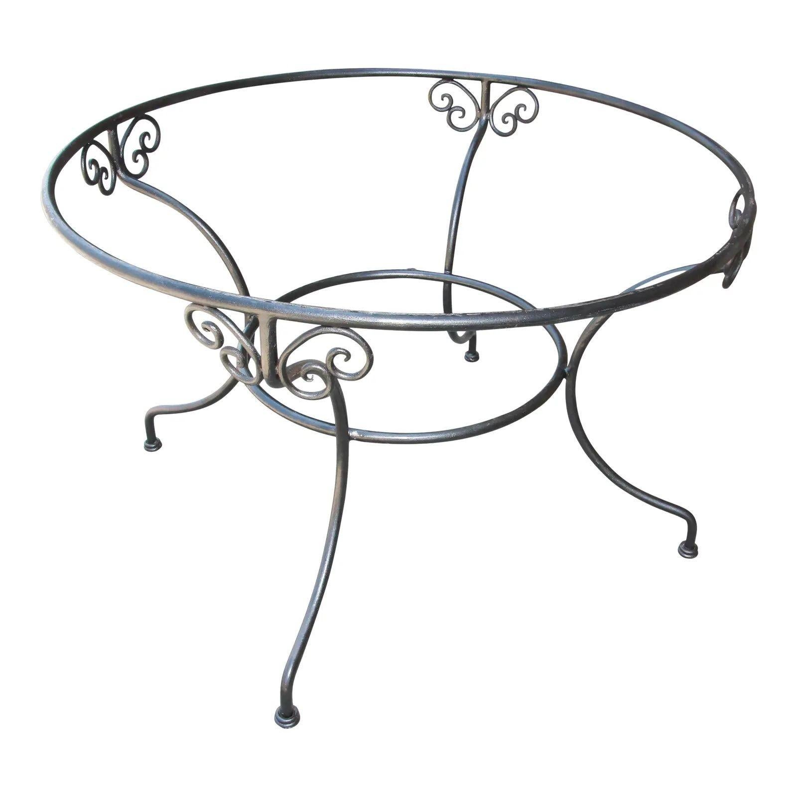 Table de salle à manger marocaine d'extérieur en mosaïque ronde sur base en fer 47 in. 3