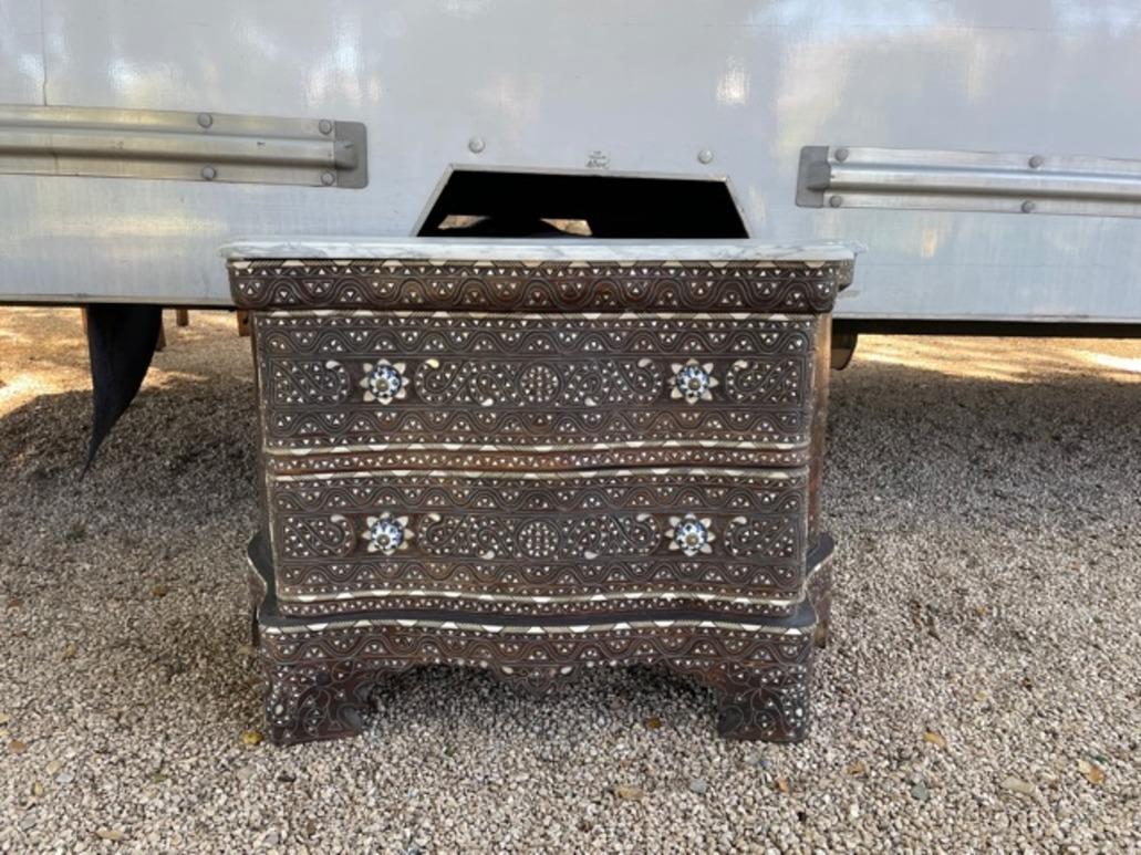 Cómoda marroquí con incrustaciones de perlas en Bueno estado para la venta en Los Angeles, CA