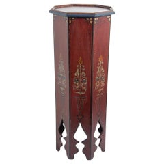 Tavolo con piedistallo marocchino in stile moresco dipinto a mano di forma ottagonale 1960s