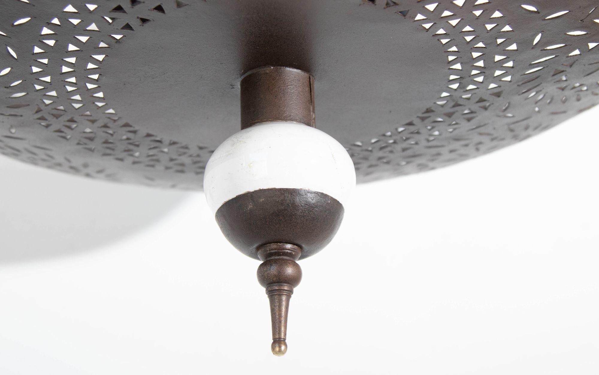 Lampadario a sospensione marocchino in metallo traforato e bronzo patinato in vendita 4