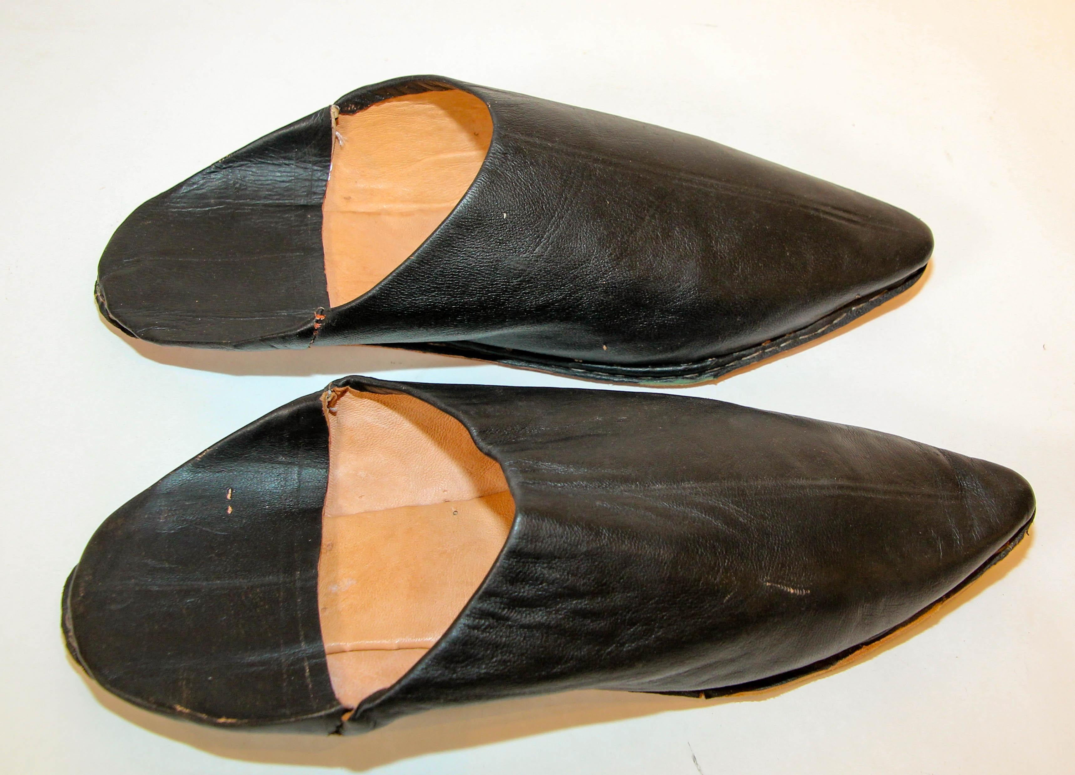 Moroccan Pointed Babouche Black Leather Slippers For Sale 3