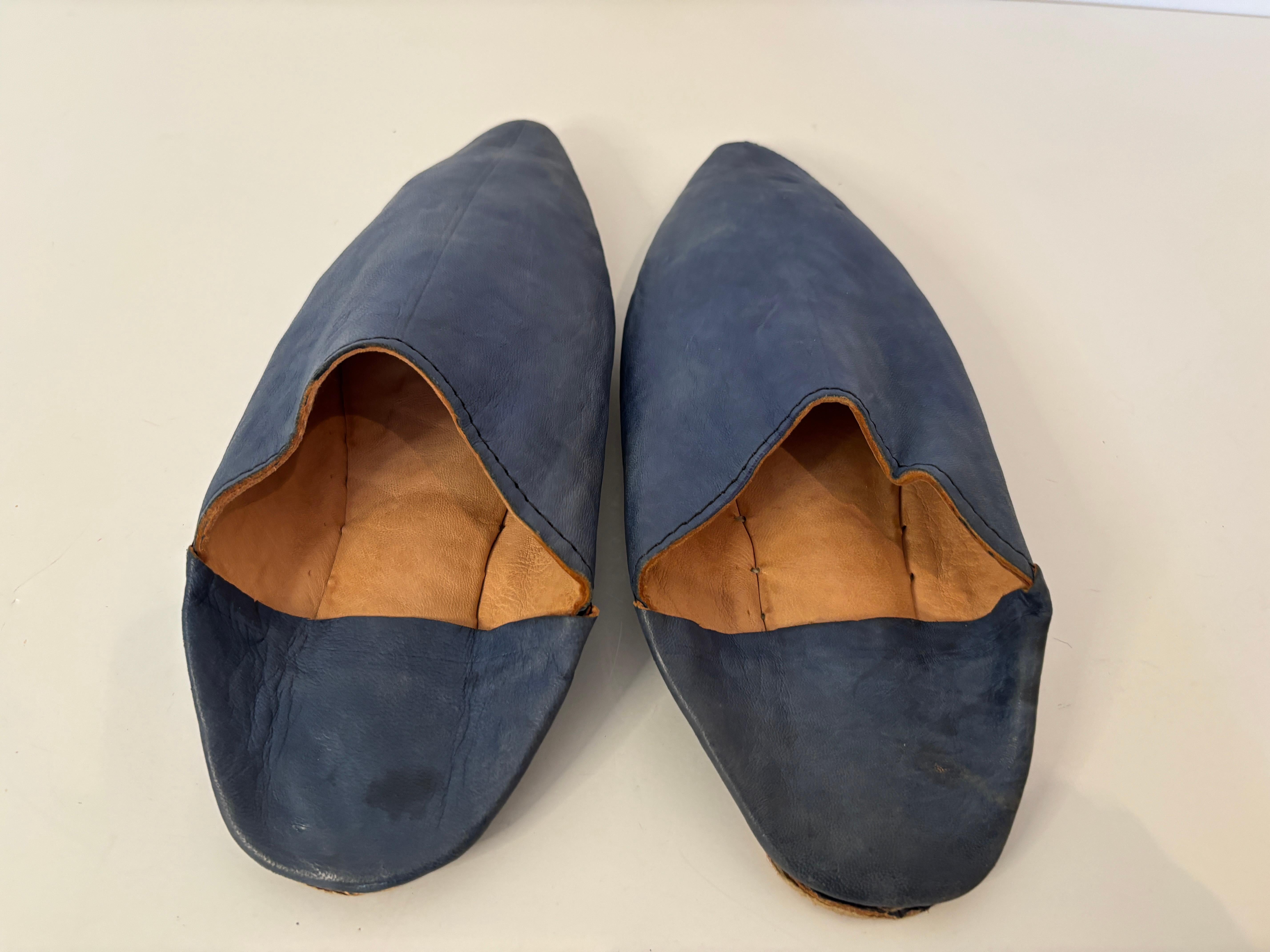 Slippers marocains Babouche en cuir bleu indigo pointu taille 9 Bon état - En vente à North Hollywood, CA