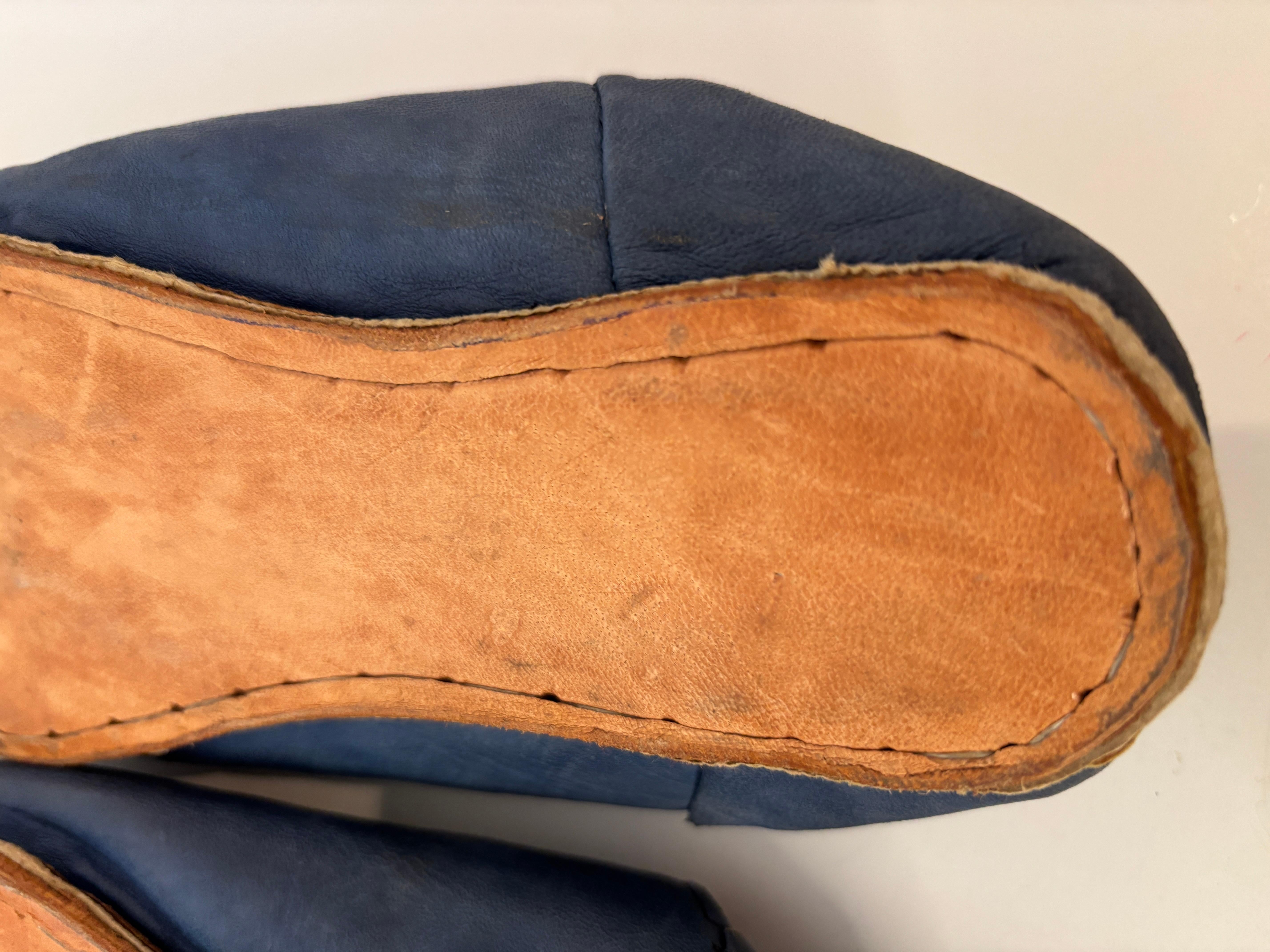 Slippers marocains Babouche en cuir bleu indigo pointu taille 9 en vente 3