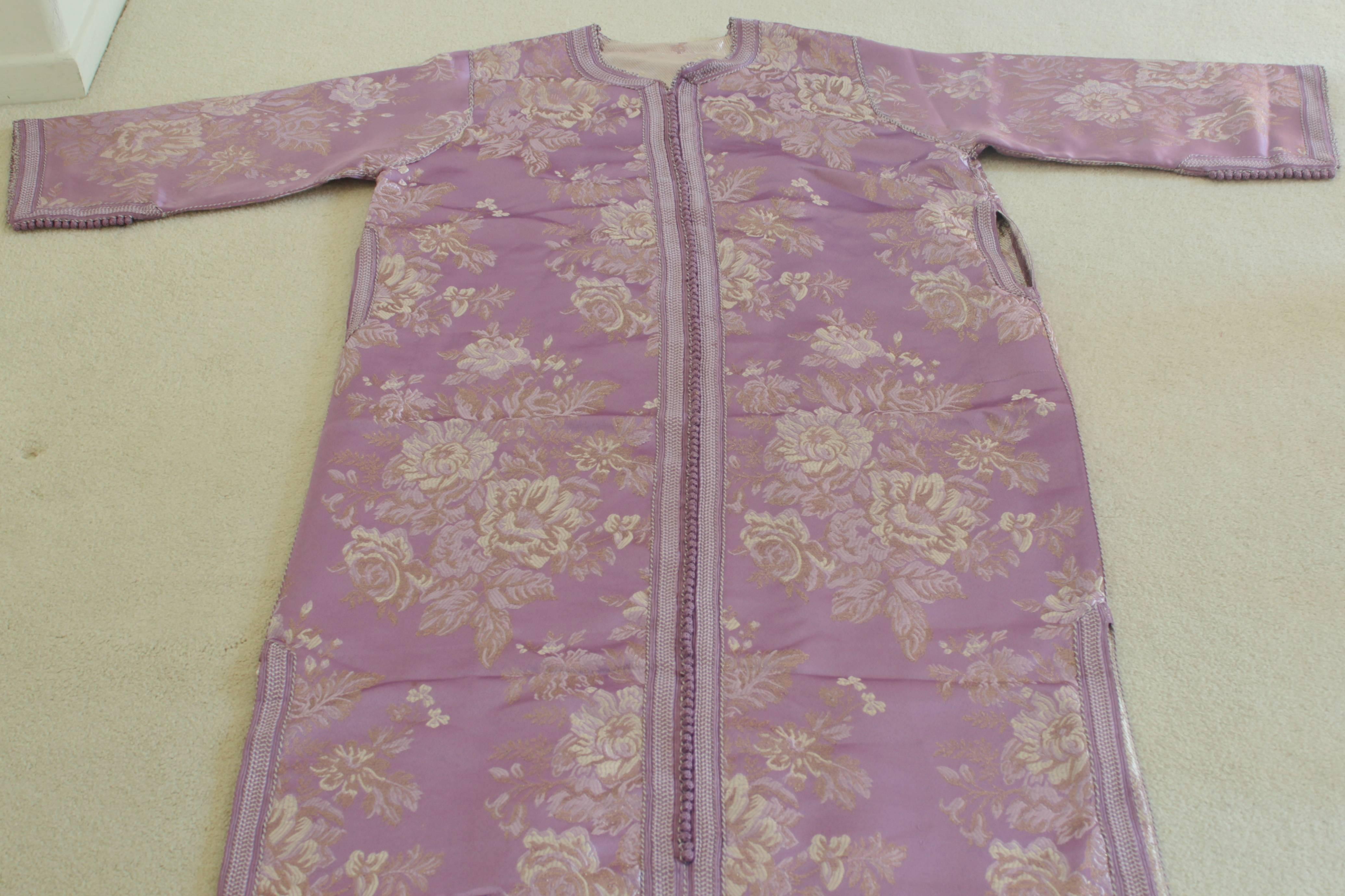 Robe de caftan en brocart violet marocain Robe Maxi Kaftan Taille M en vente 5