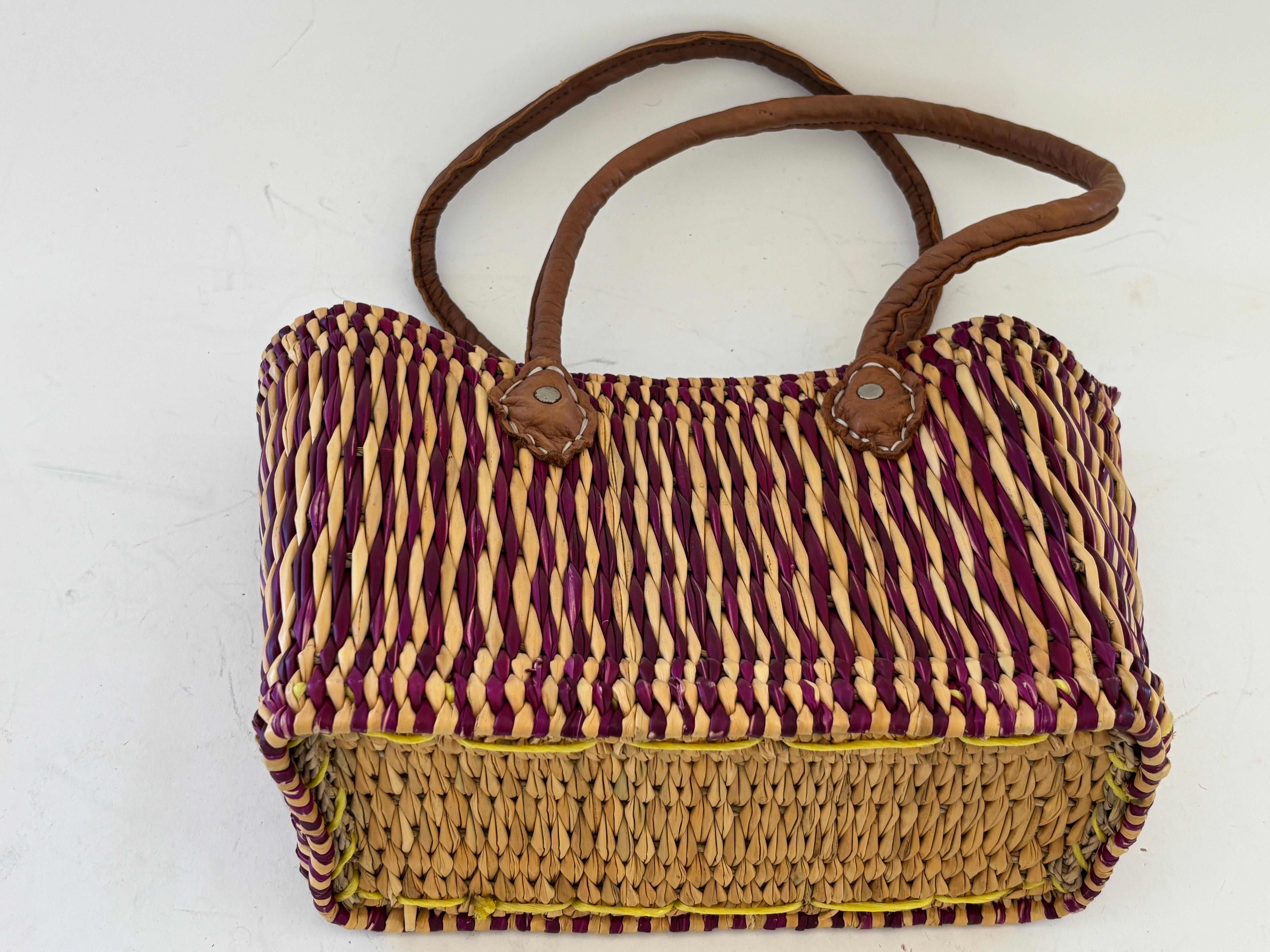 Moroccan Raffia Straw Basket Tote Bag with Leather Handles For Sale 4