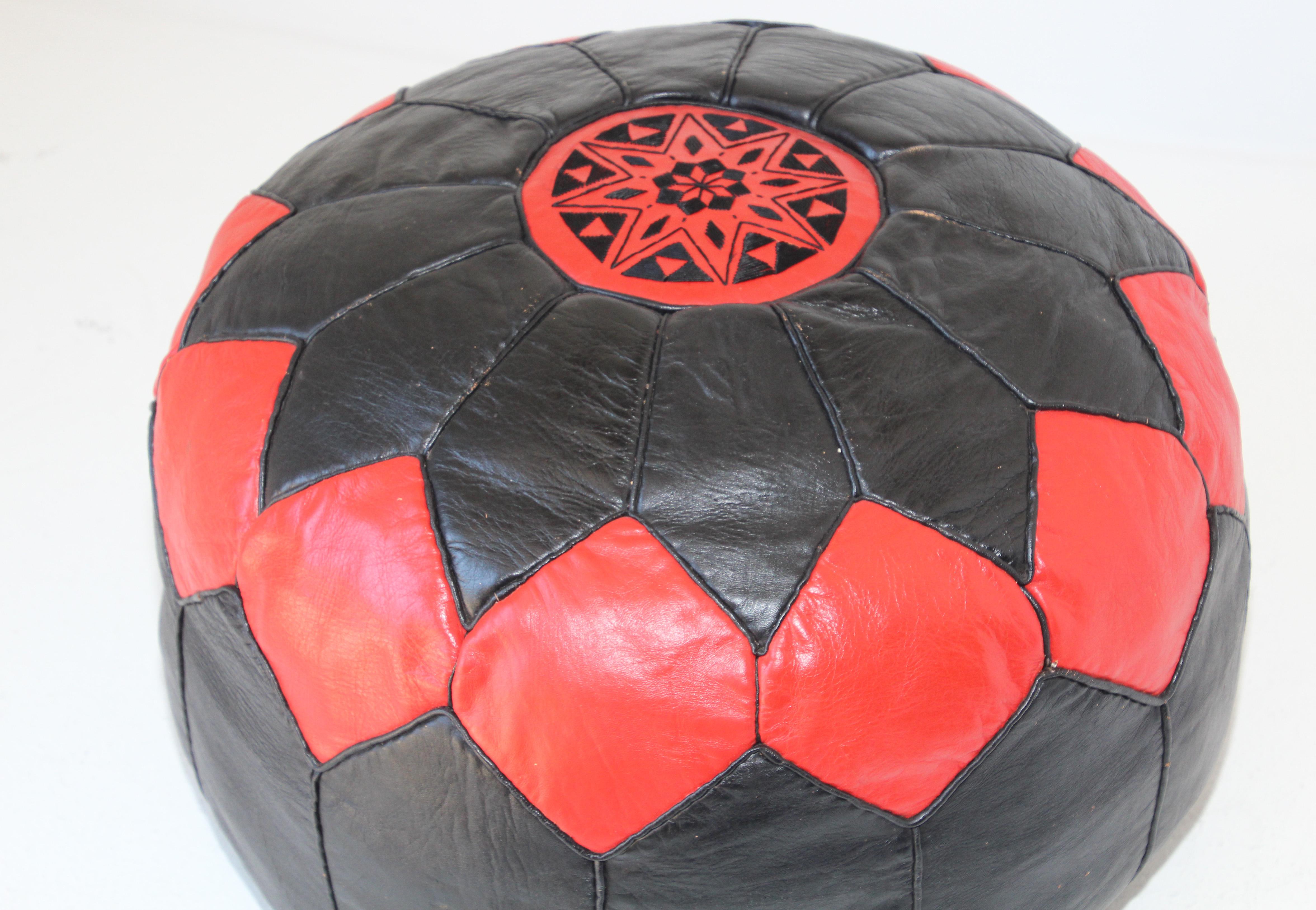 Vintage Moroccan Leather Pouf Hand-Tooled in Marrakesh Red and Black For Sale 4