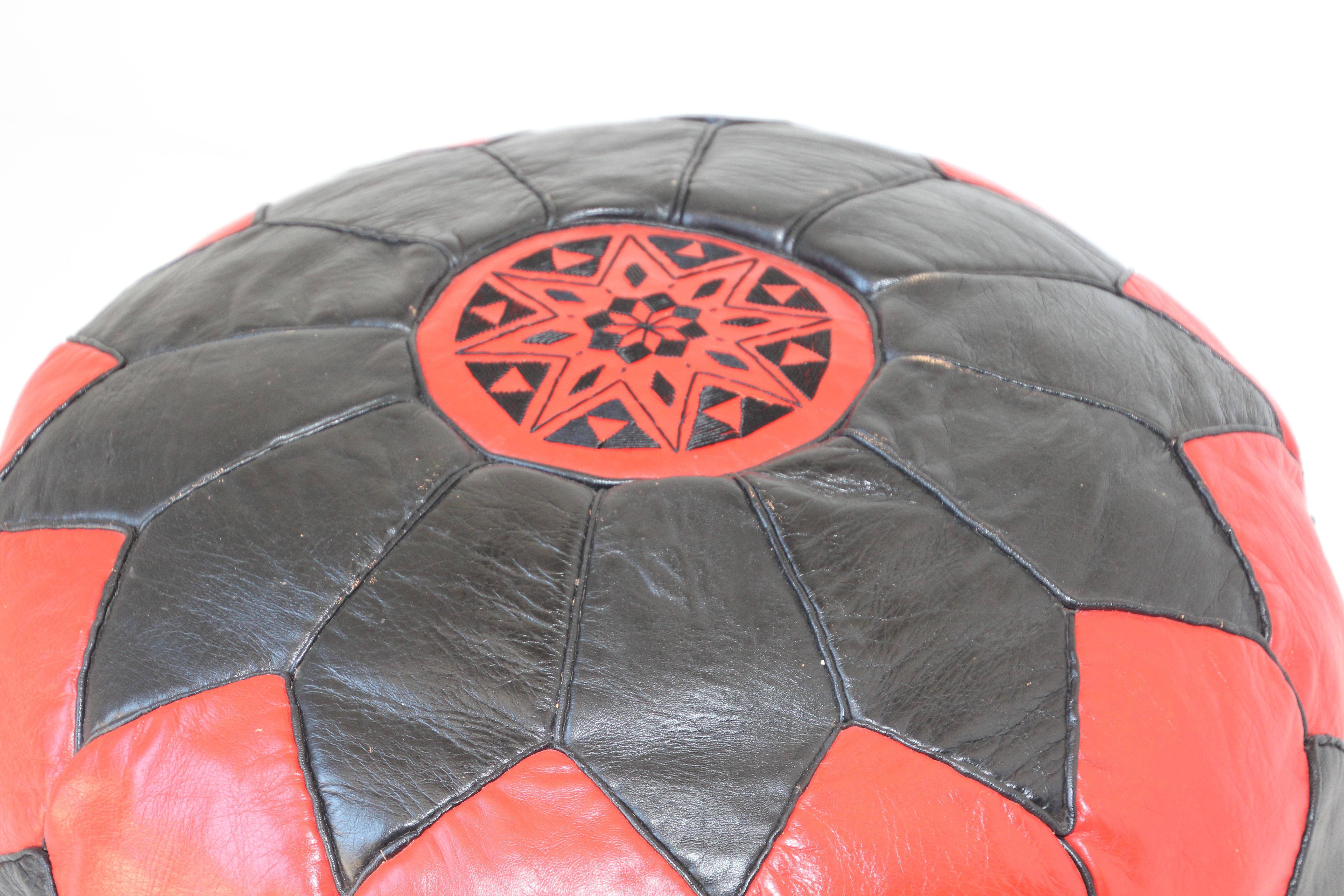 Vintage Moroccan Leather Pouf Hand-Tooled in Marrakesh Red and Black For Sale 5