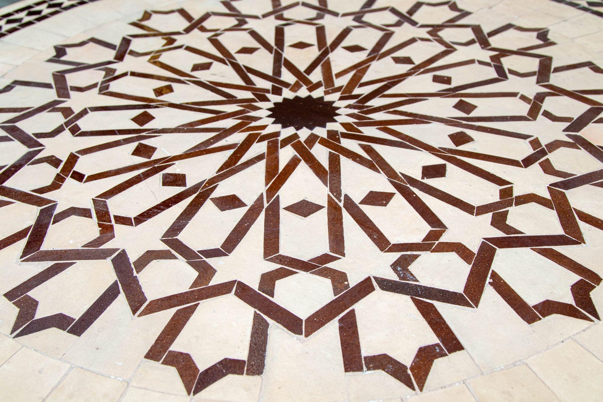 Moroccan Round Mosaic Outdoor Tile Table with Iron Base 3