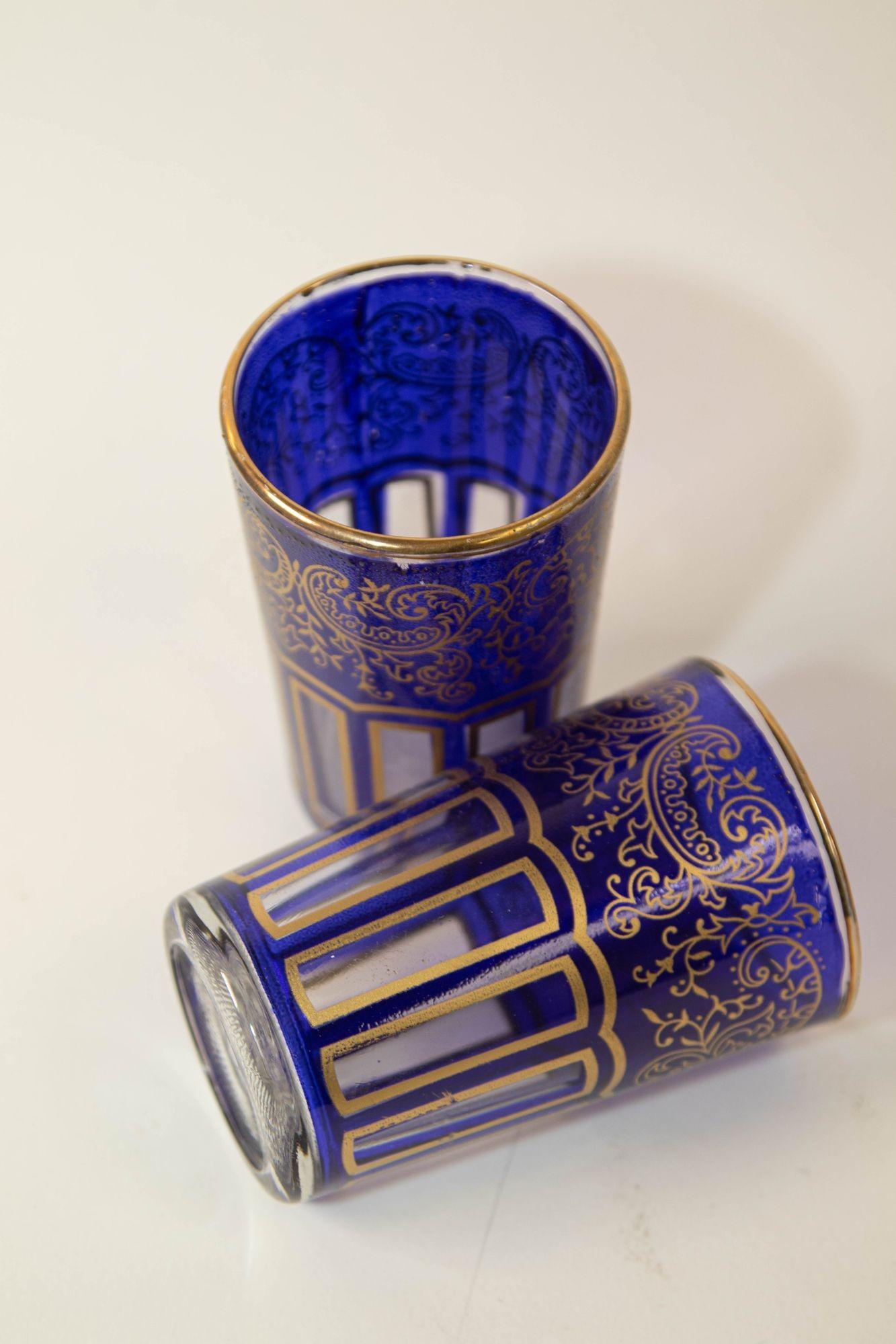Moroccan Royal Blue Glasses with Gold Moorish Arabesque Design Set of 6 Barware For Sale 6