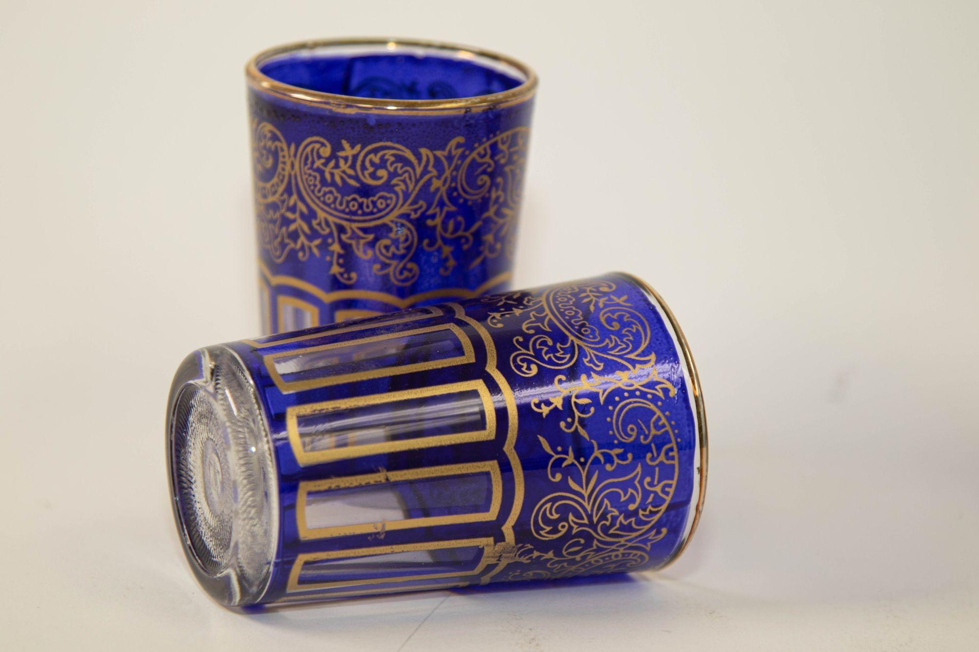 Moroccan Royal Blue Glasses with Gold Moorish Arabesque Design Set of 6 Barware For Sale 7