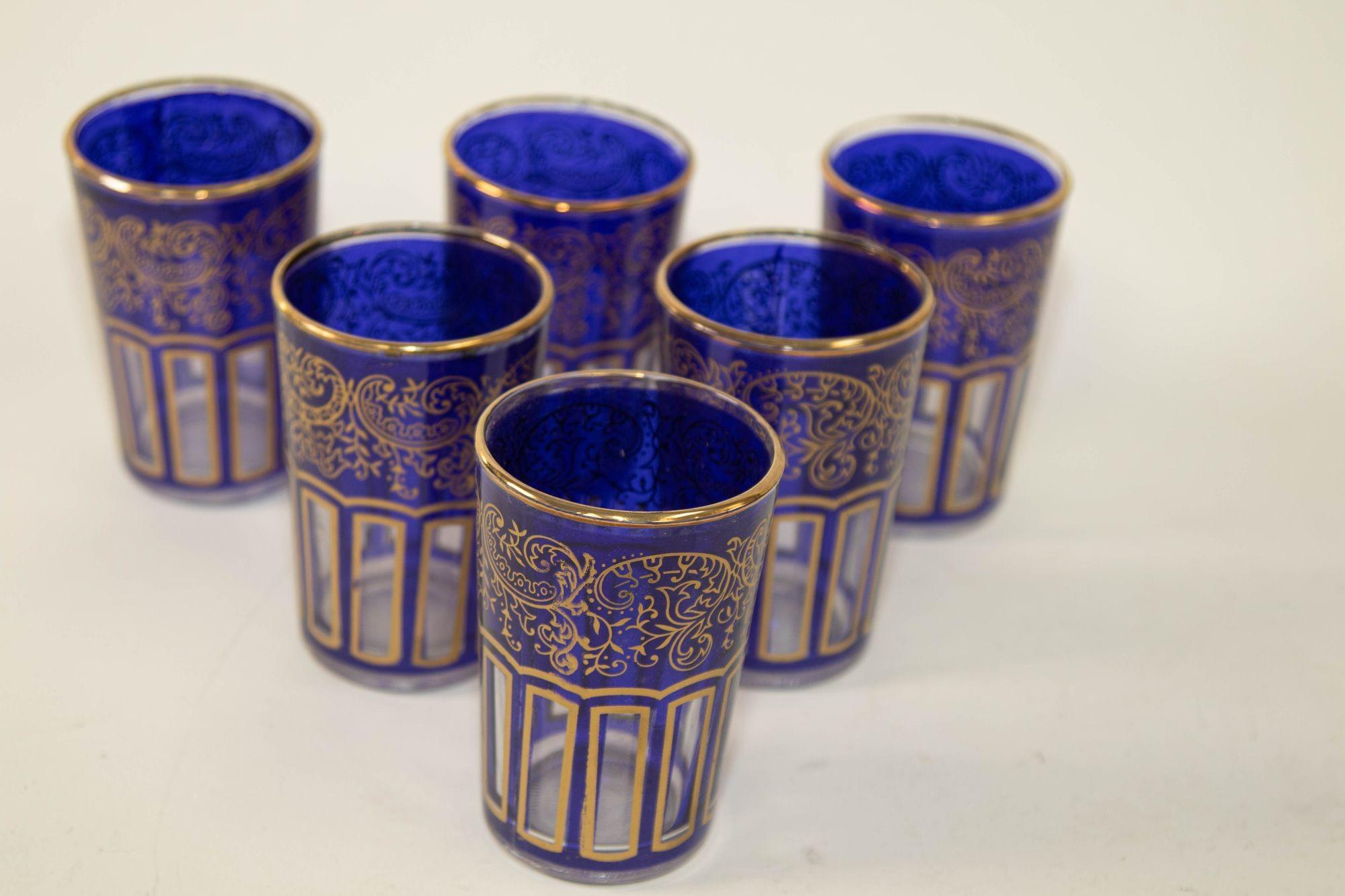 Moroccan Royal Blue Glasses with Gold Moorish Arabesque Design Set of 6 Barware For Sale 9