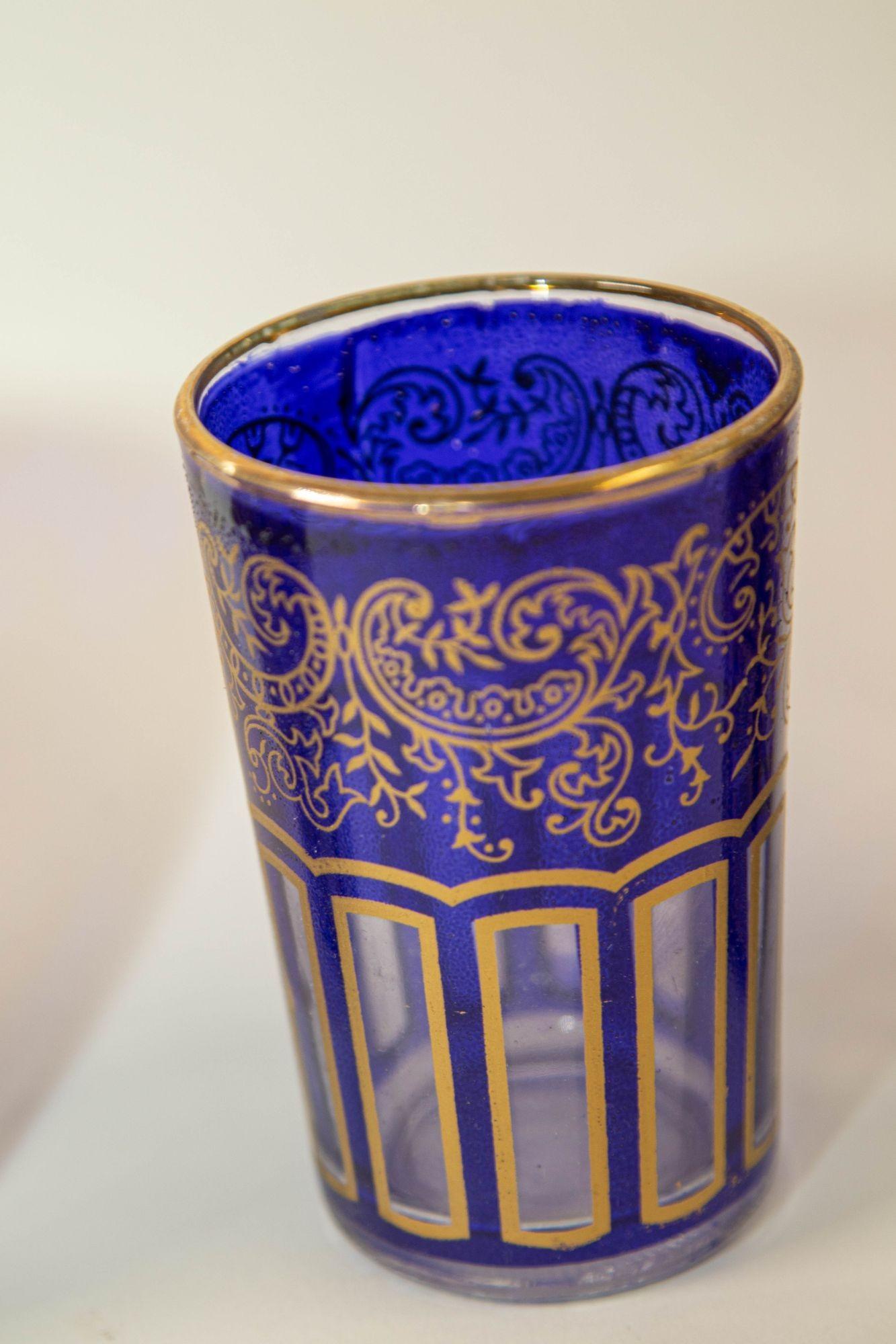 20th Century Moroccan Royal Blue Glasses with Gold Moorish Arabesque Design Set of 6 Barware For Sale