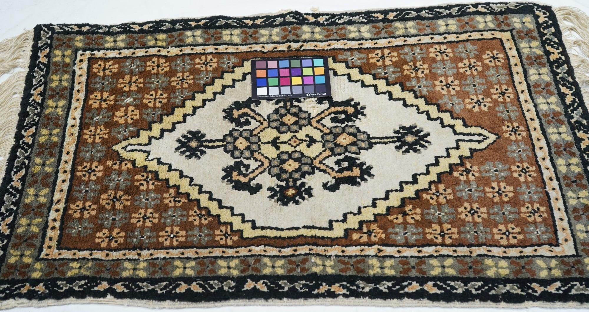 Tappeto marocchino 2'2'' x 3'6'' in vendita 4