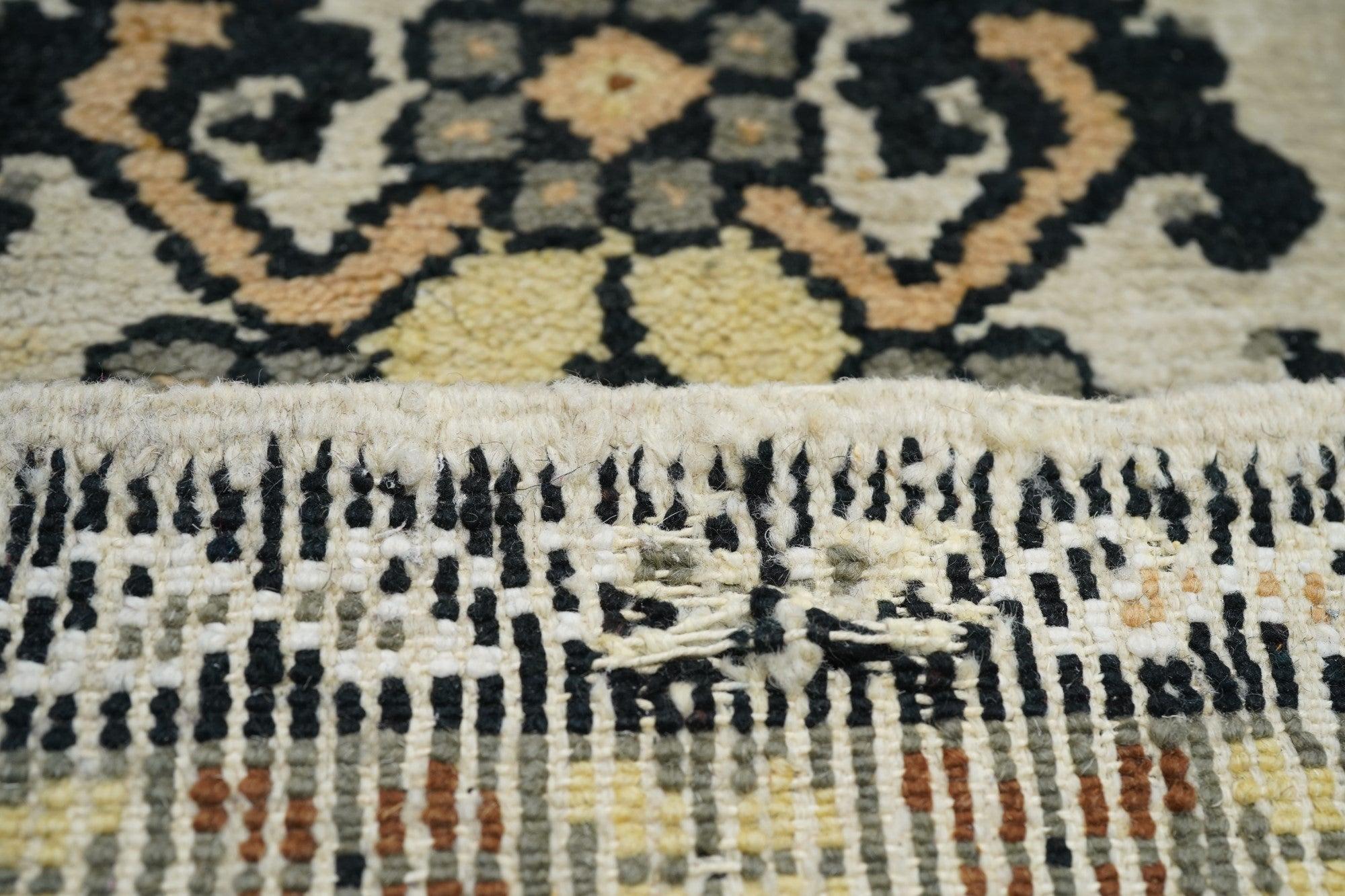 Marokkanischer Teppich 2'2'' x 3'6'' im Angebot 7