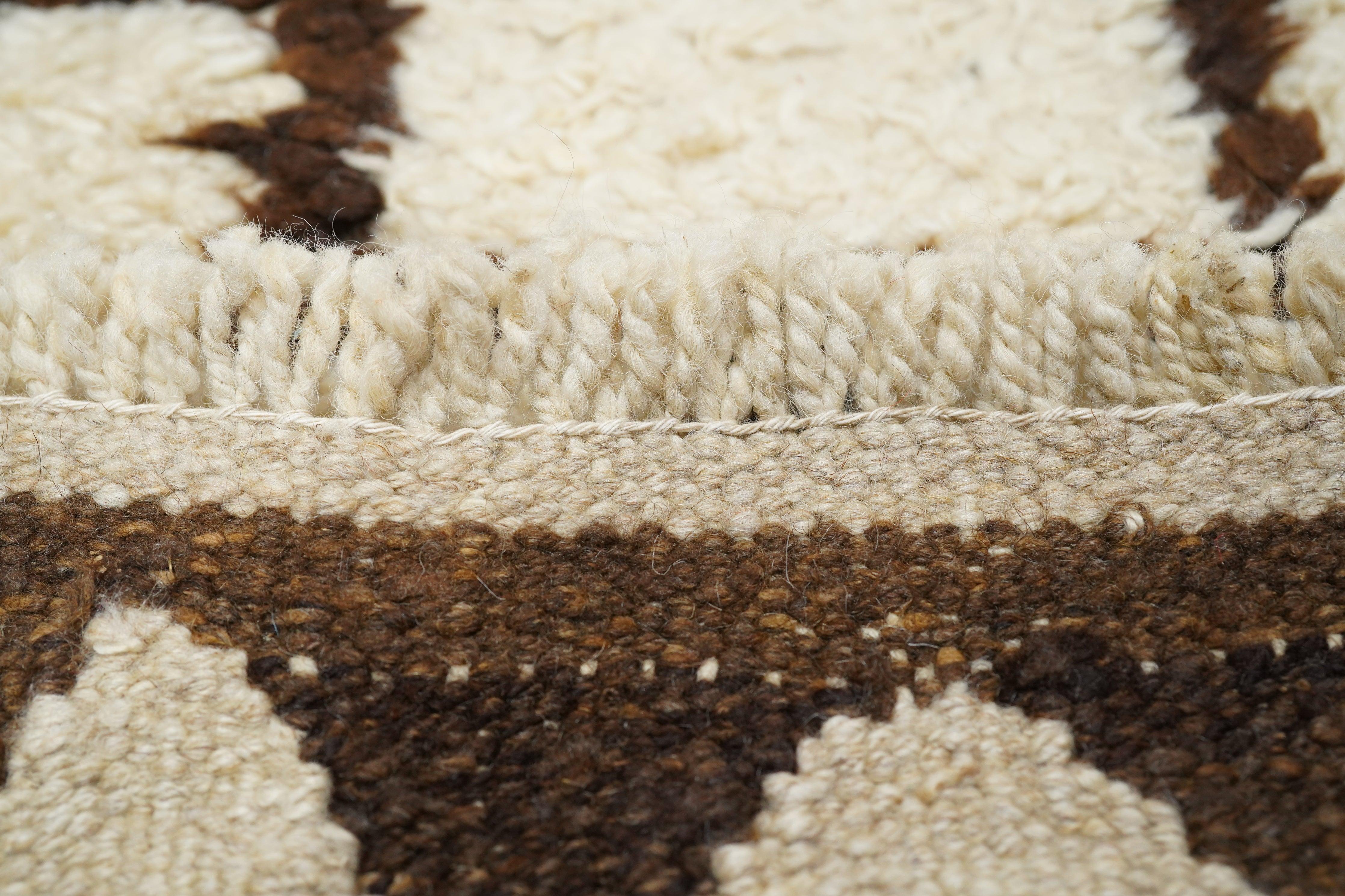 Marokkanischer Vintage-Teppich 3'1'' x 9'8'' im Angebot 6