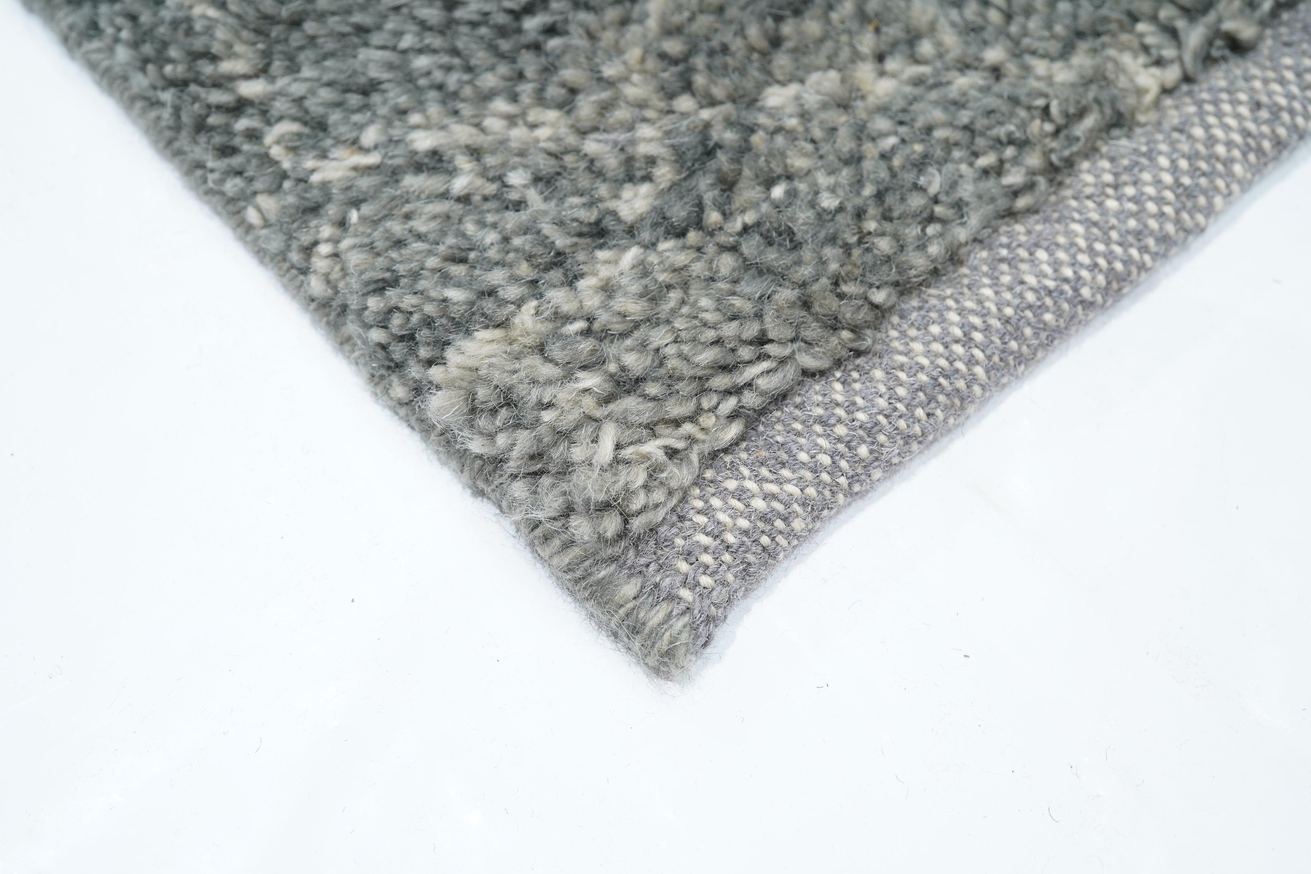 Moroccan Rug 4'0'' x 6'0'' In condizioni ottime in vendita a New York, NY
