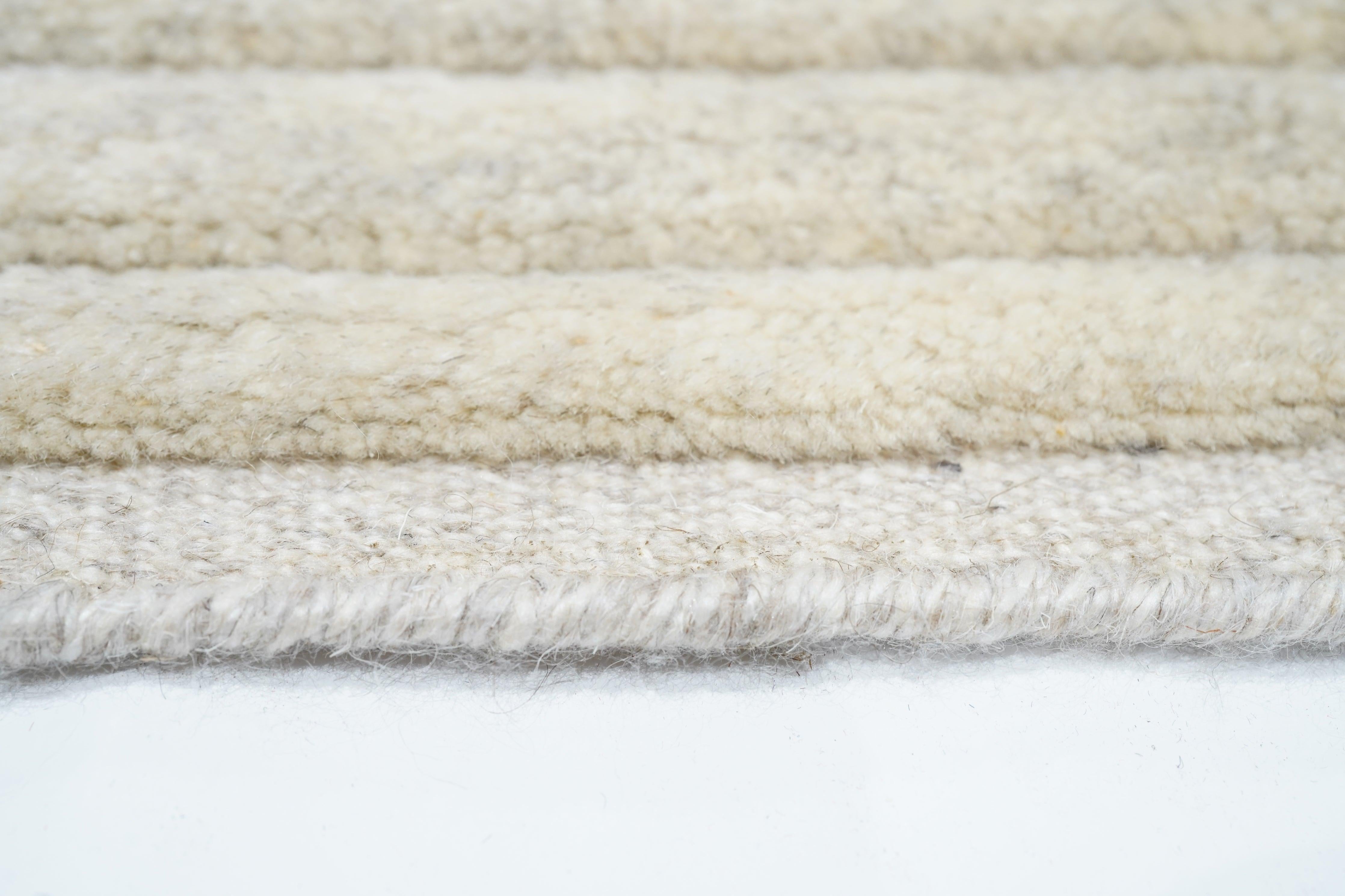 XXI secolo e contemporaneo Moroccan Rug 4'0'' x 6'1'' in vendita