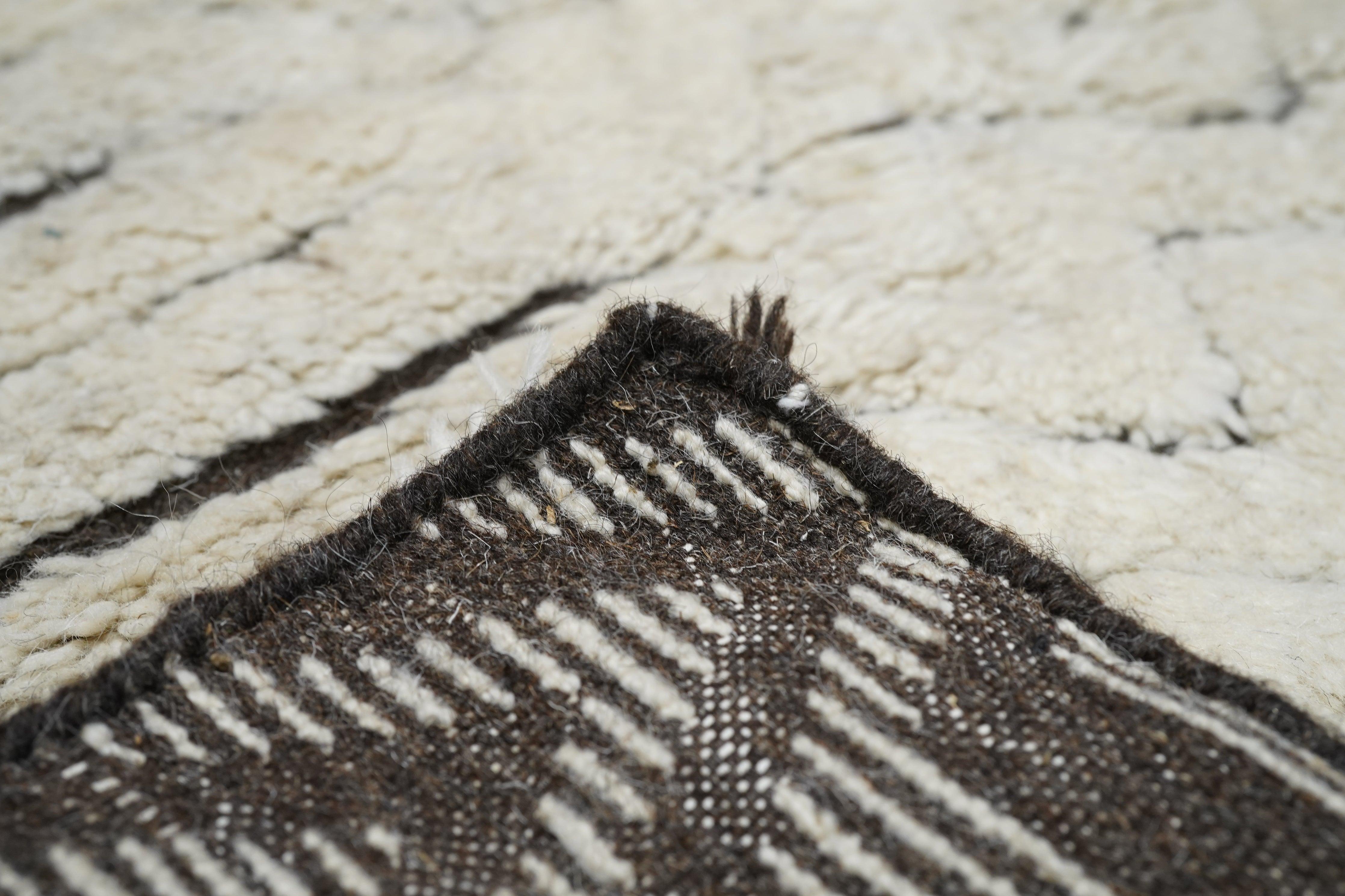 Wool Moroccan Rug 5'0'' x 6'0'' For Sale