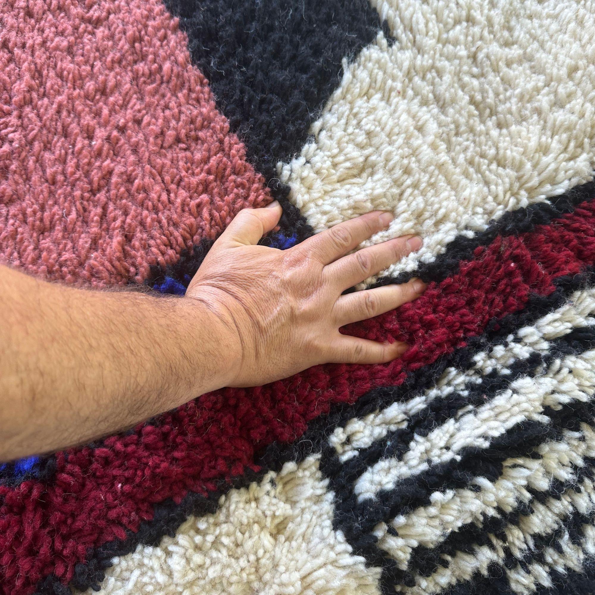 Moroccan Rug 5x8 FT Artisan Signature, Berber Rug for Kids Room, In Stock In New Condition For Sale In Publishing City, SH