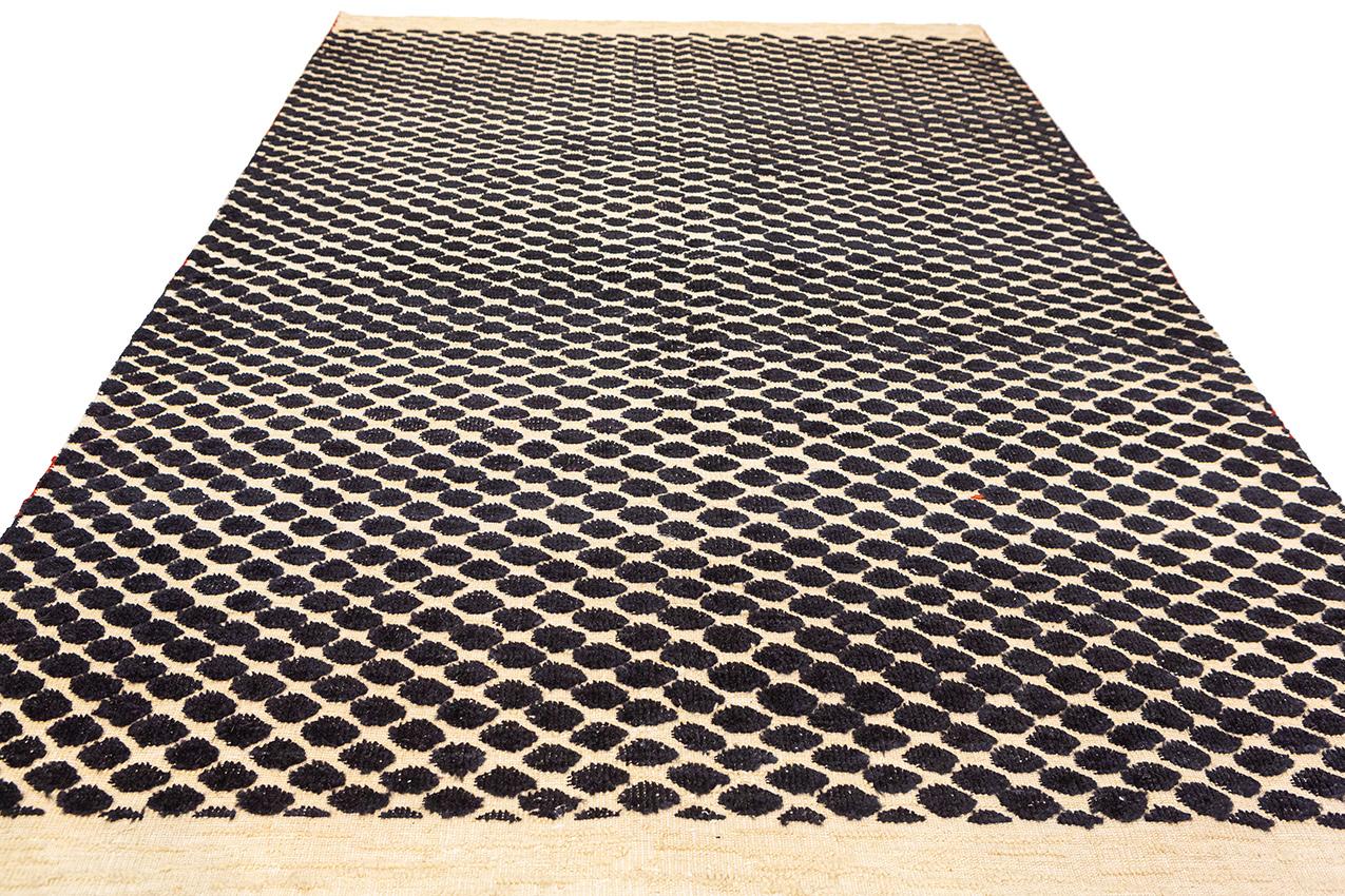 This is a Moroccan Rug Honeycomb Design—a remarkable and culturally rich piece of artistry that encapsulates the essence of Morocco's vibrant traditions and natural beauty. This distinctive design draws its inspiration from the special patterns seen