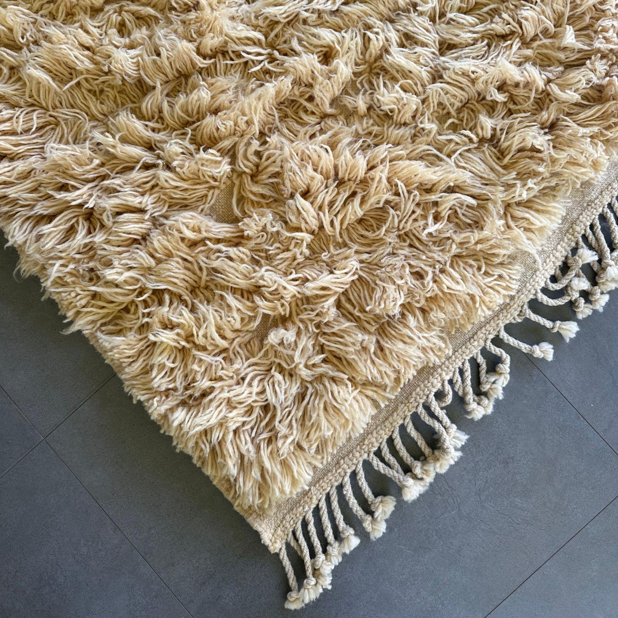 Alfombra Marroquí Encanto Celestial, Lujosa Alfombra Marroquí Crema de Pelo Alto, 5x8 Pies en Nuevo estado para la venta en Publishing City, SH