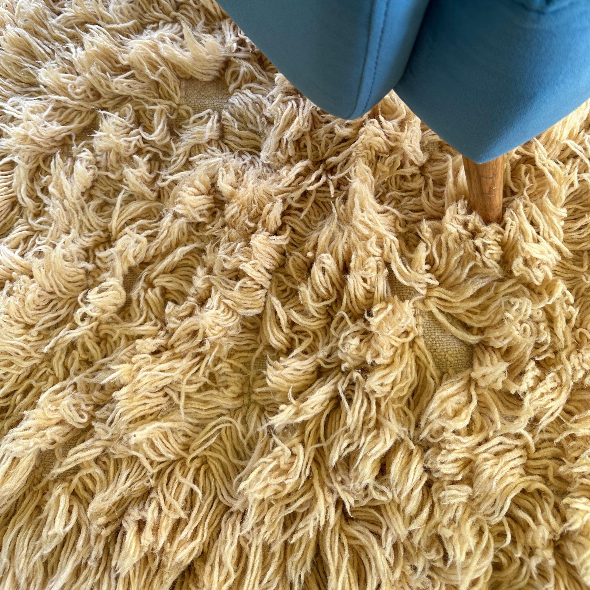 Alfombra Marroquí Encanto Celestial, Lujosa Alfombra Marroquí Crema de Pelo Alto, 5x8 Pies Siglo XXI y contemporáneo en venta