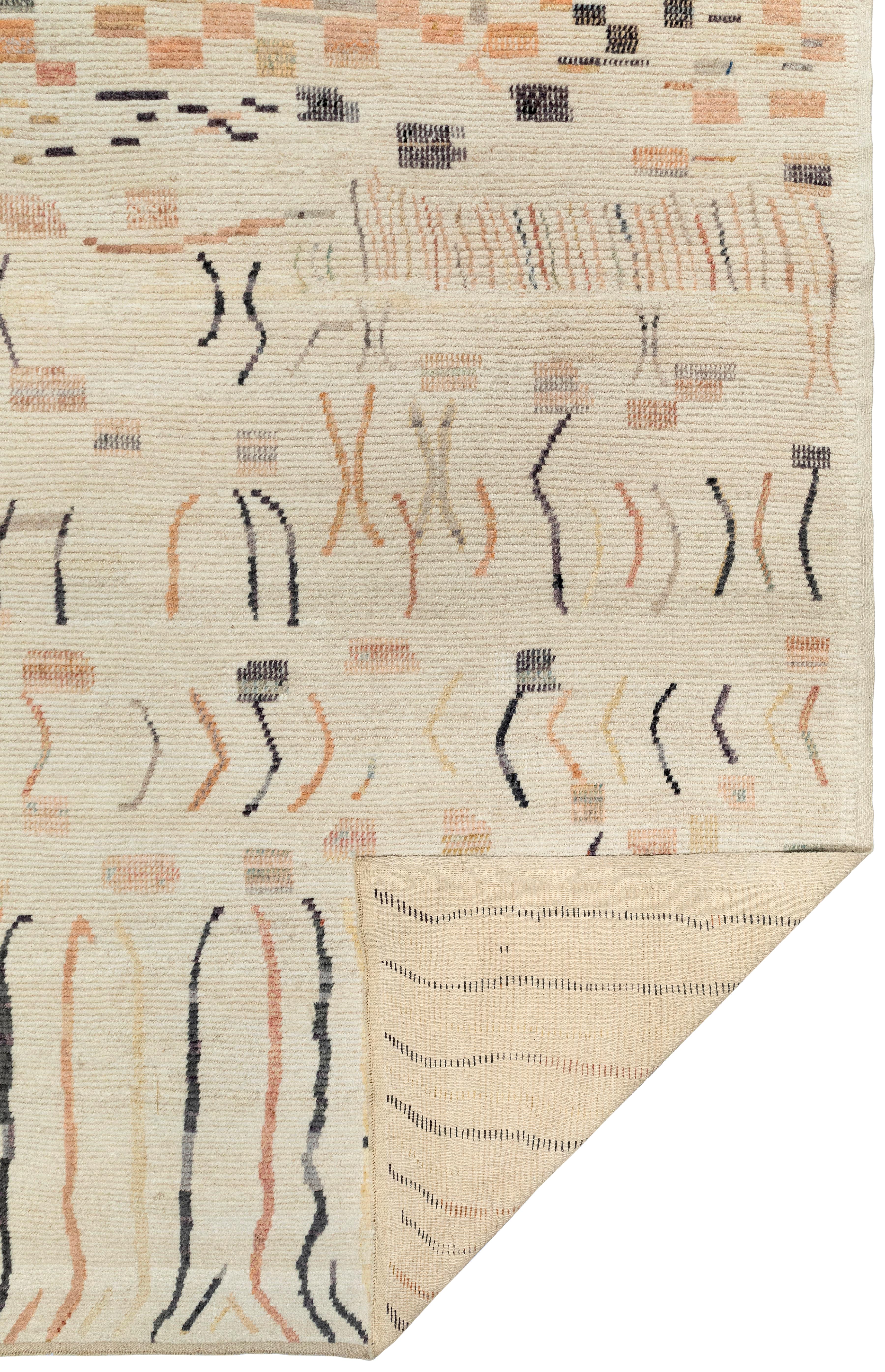 Tapis marocain - Laine nouée à la main avec un design tribal artistique en vente 3