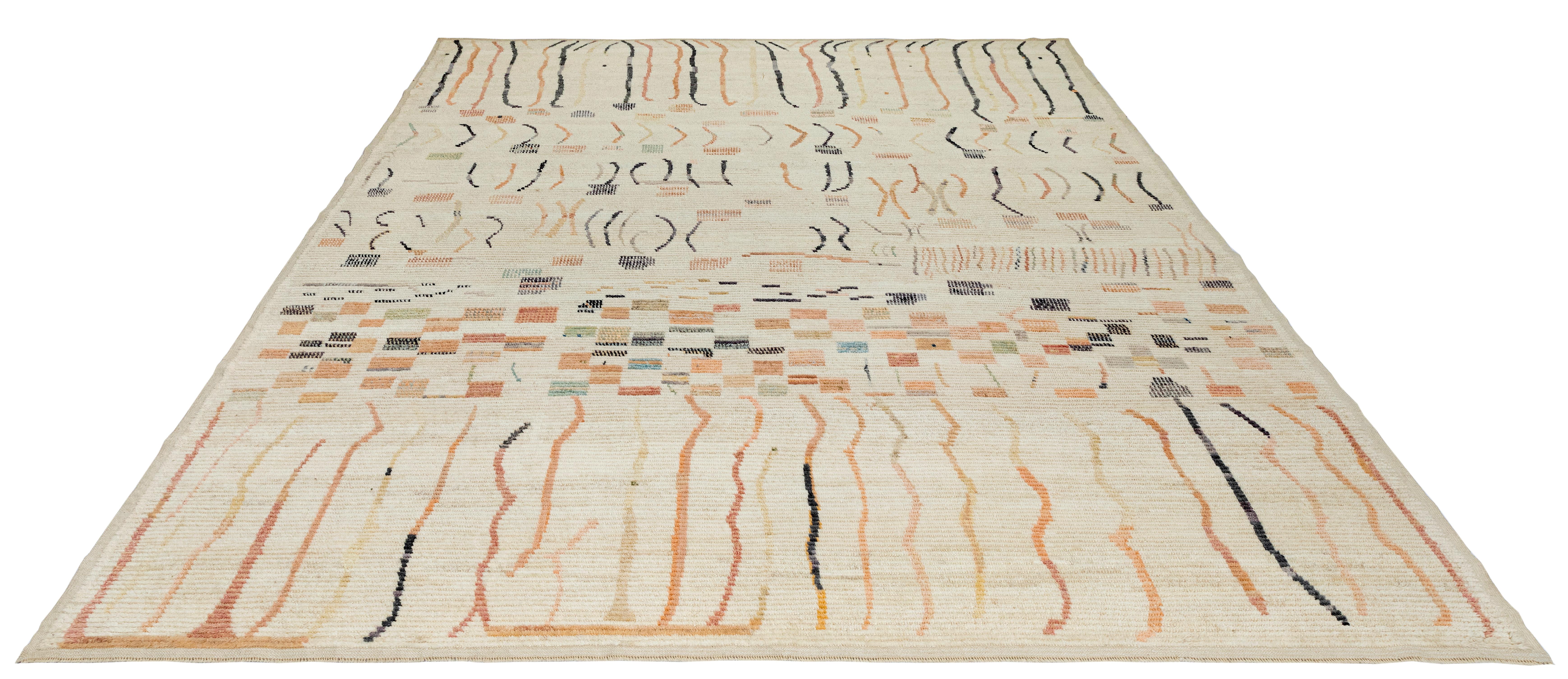 XXIe siècle et contemporain Tapis marocain - Laine nouée à la main avec un design tribal artistique en vente