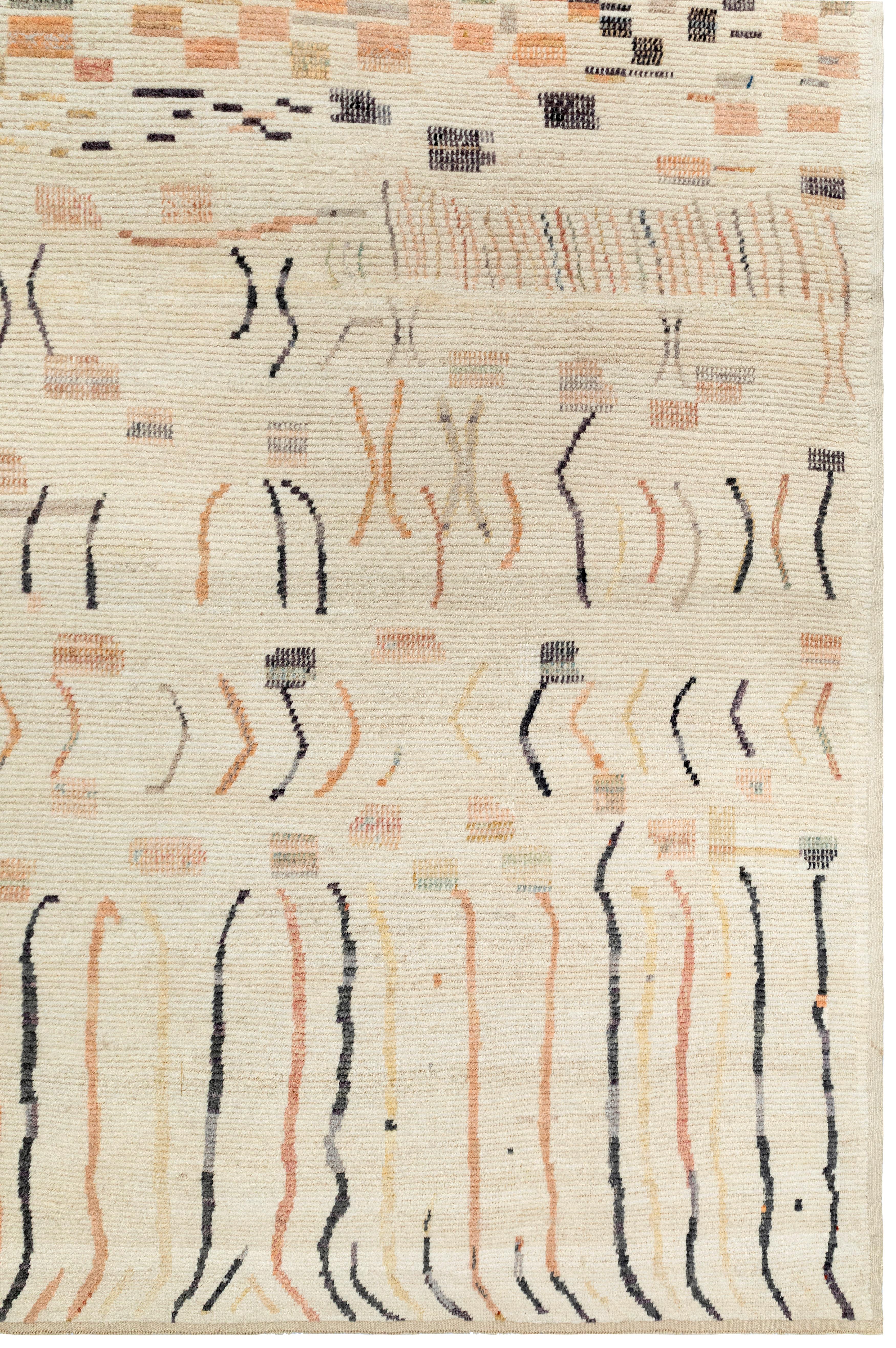 Tapis marocain - Laine nouée à la main avec un design tribal artistique en vente 2