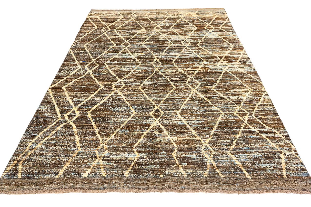 Moroccan Rug Handcrafted Genuine Wool In Good Condition For Sale In Ferrara, IT