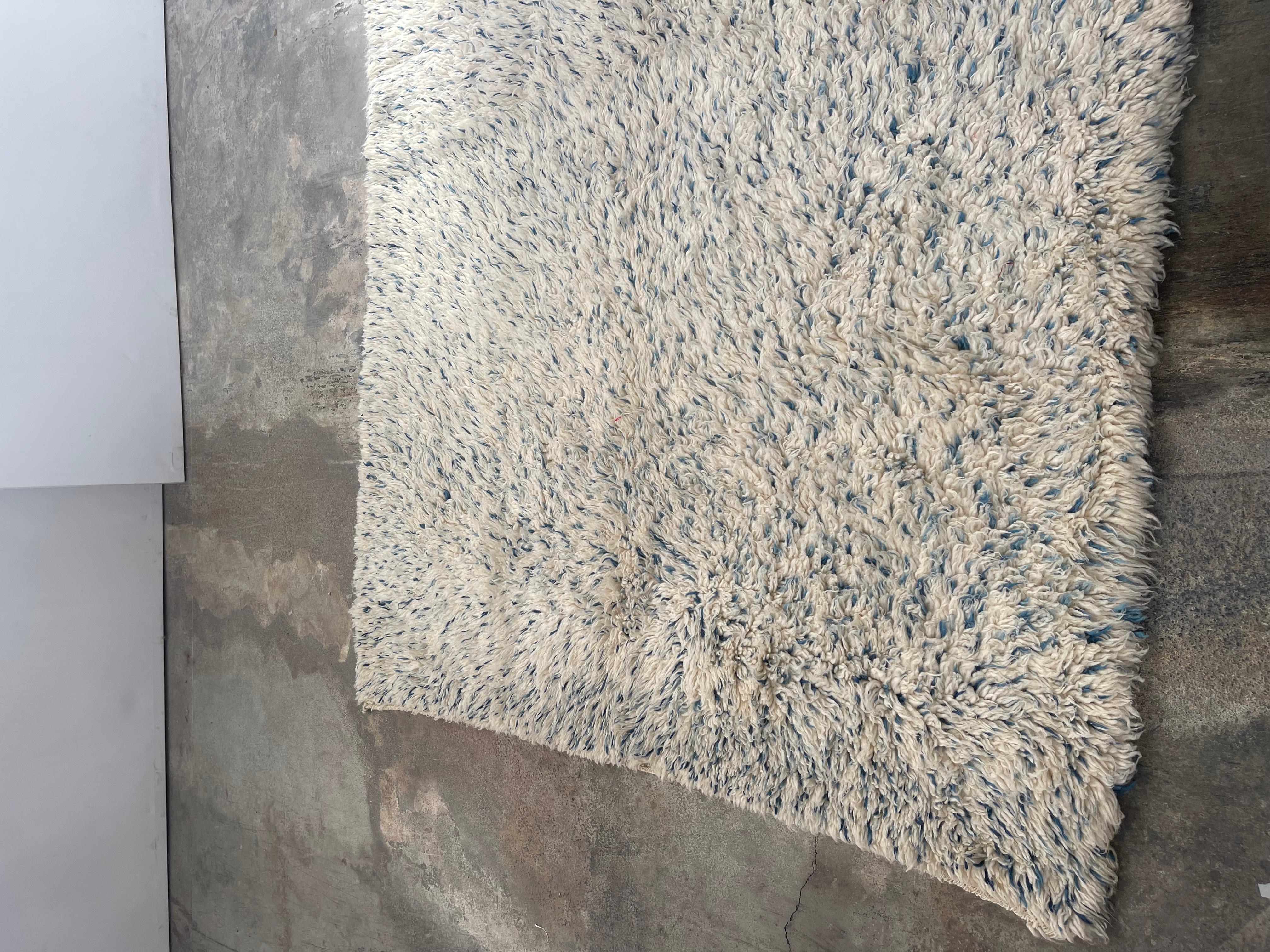 Moroccan rug handmade 100% wool For Sale 1