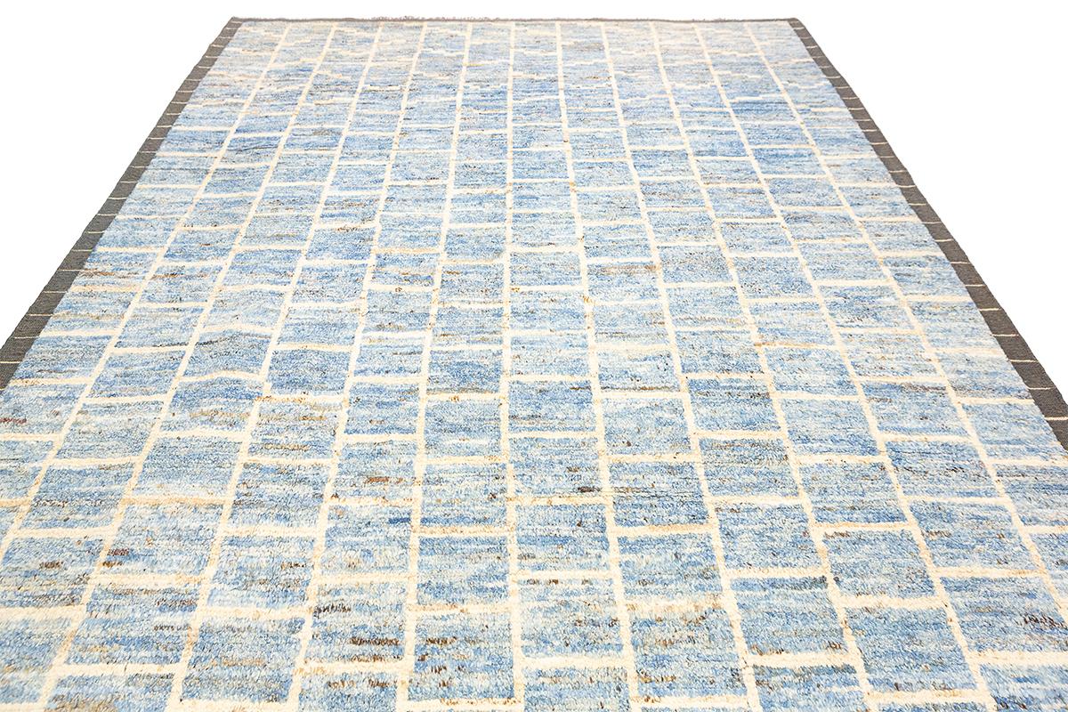 Hand-Crafted Moroccan Rug Handmade Genuine Sheep Wool For Sale