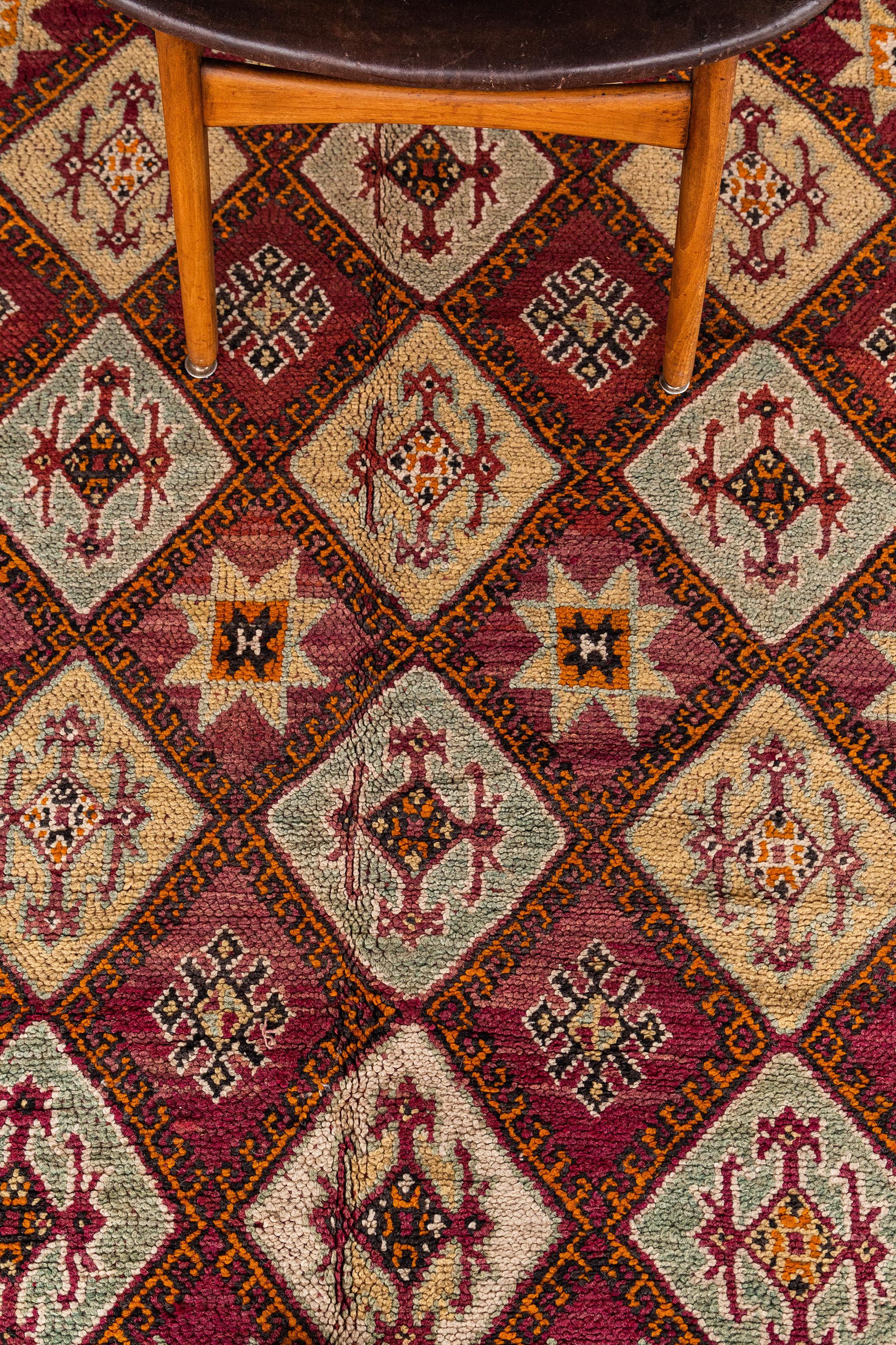 Marokkanischer Teppich aus der Atlas-Kollektion Middle Atlas Tribe (21. Jahrhundert und zeitgenössisch) im Angebot