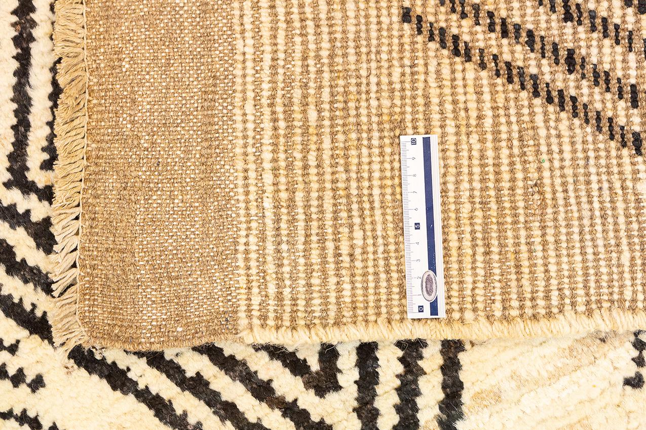 Marokkanischer Teppich, Sonderdesign im Angebot 2