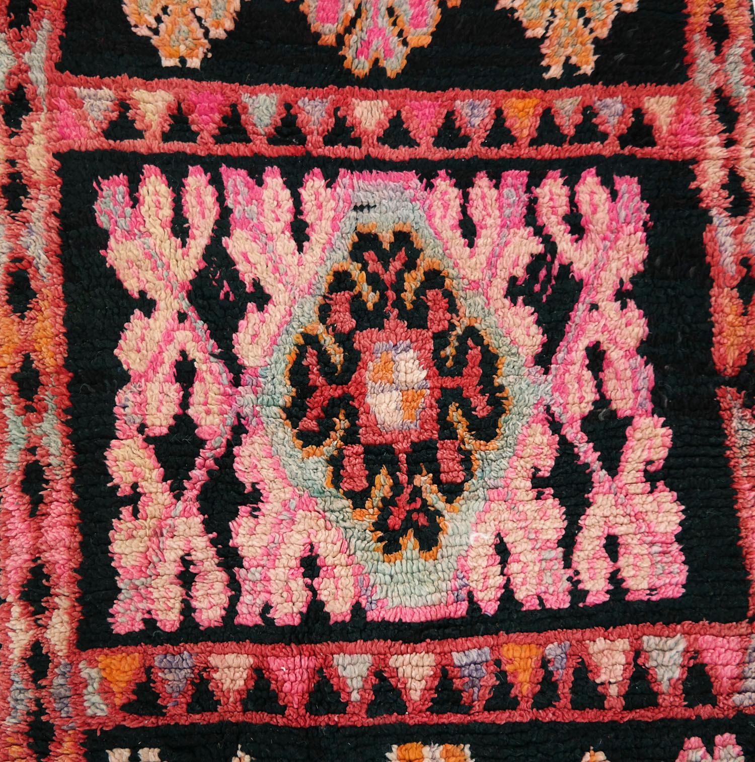 Moroccan Runner Rug, Carpet Runner, Very Long Vintage Runner Rug In Good Condition In Zaandam, NL