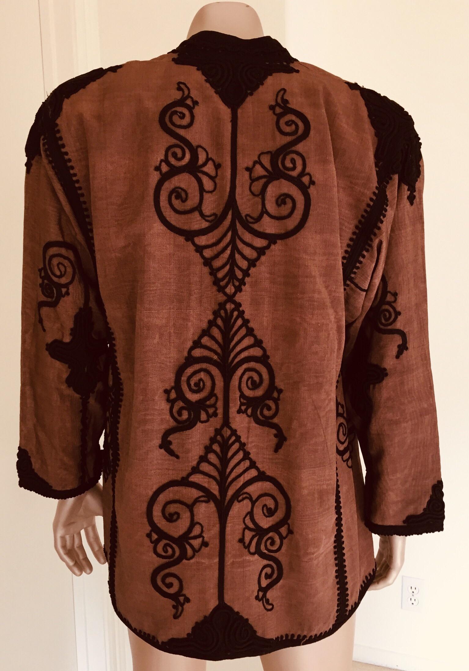 20th Century Moroccan Short Vest Brown and Black Embroideries Caftan