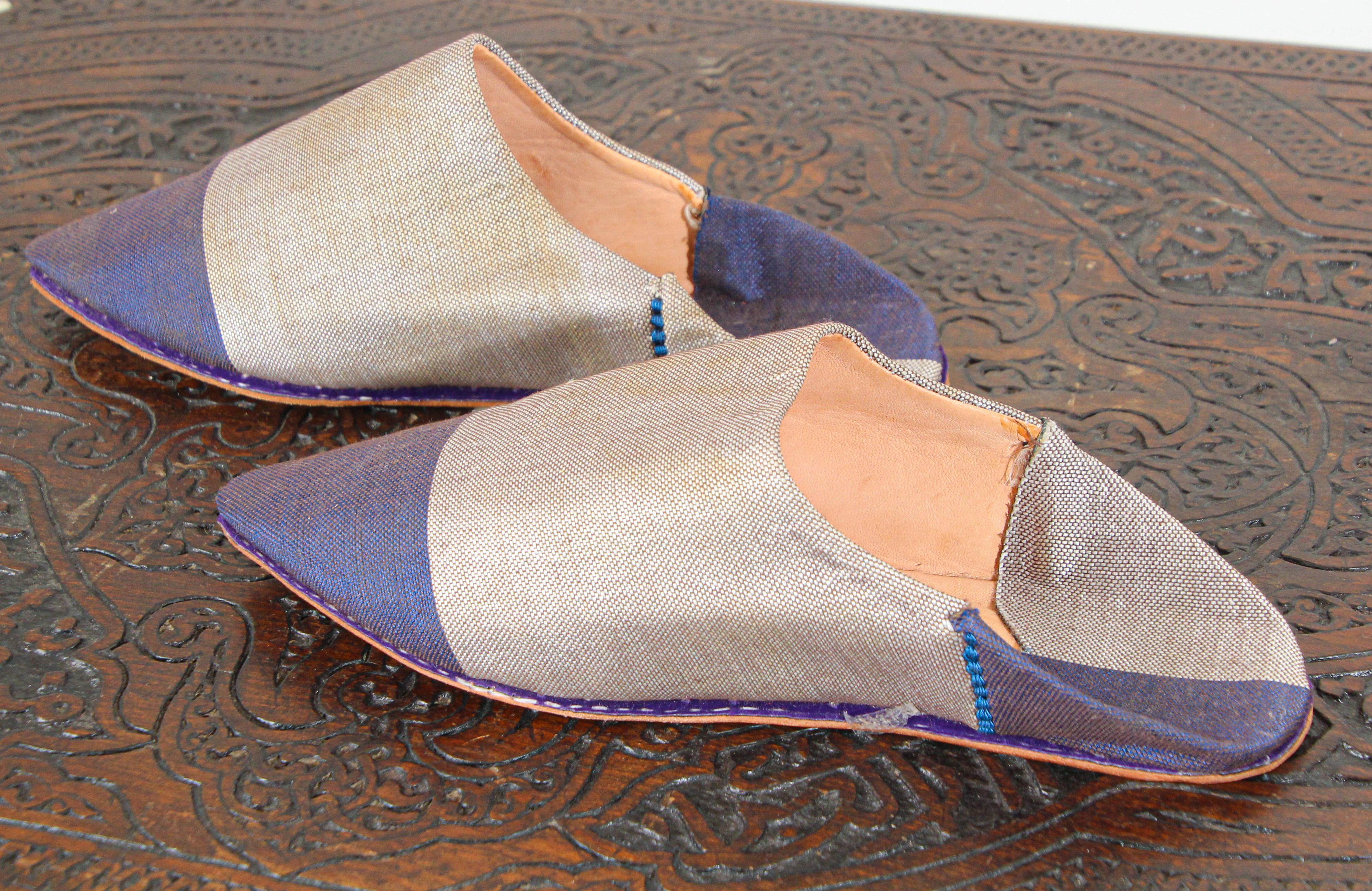 Moroccan Silk Slippers Babouches In Good Condition For Sale In North Hollywood, CA
