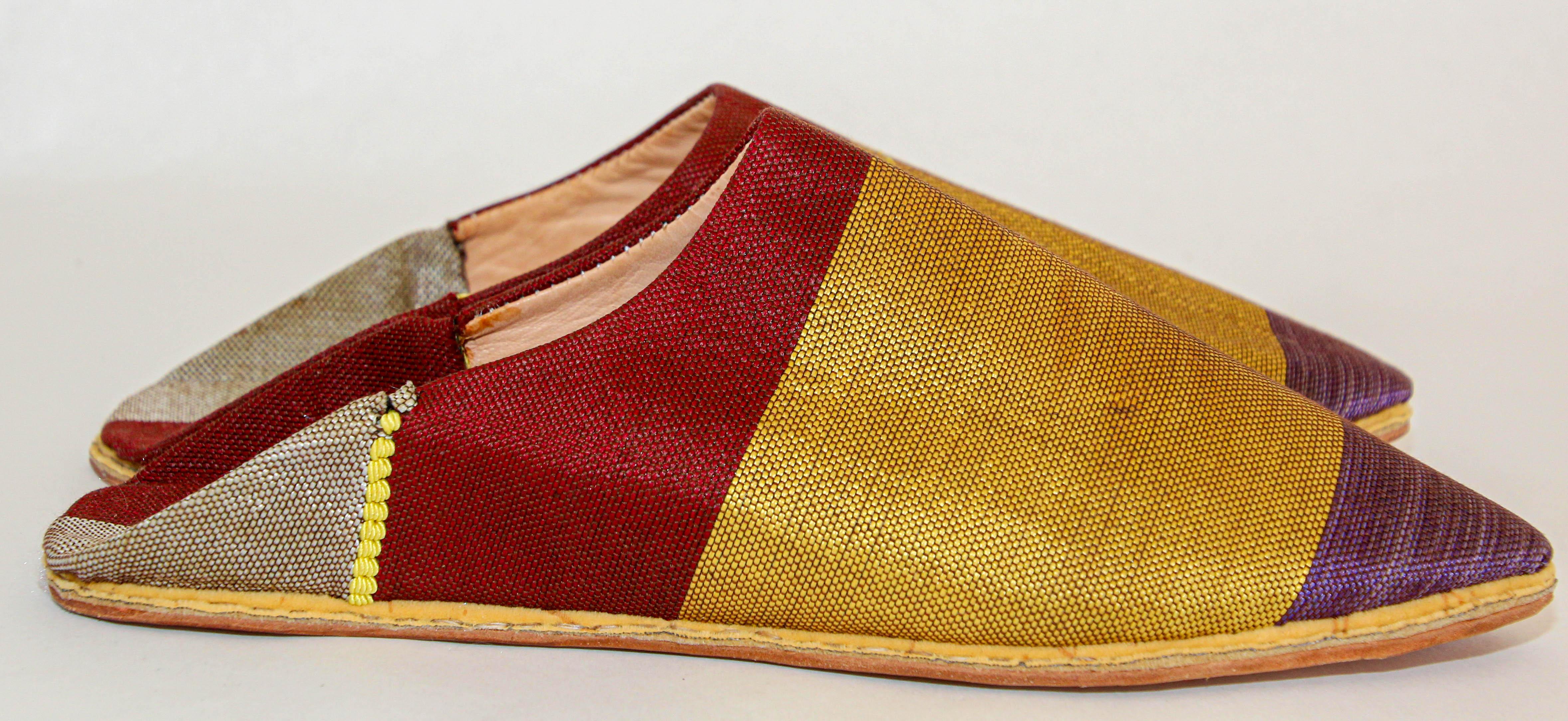 Moroccan Silk Slippers Babouches, chic and soft.
These Moroccan silk slippers are handmade to perfection the inside sole is crafted of soft leather, hand-sewn leather sole.
You won't want to take the Moroccan babouches off your feet!
Moroccan