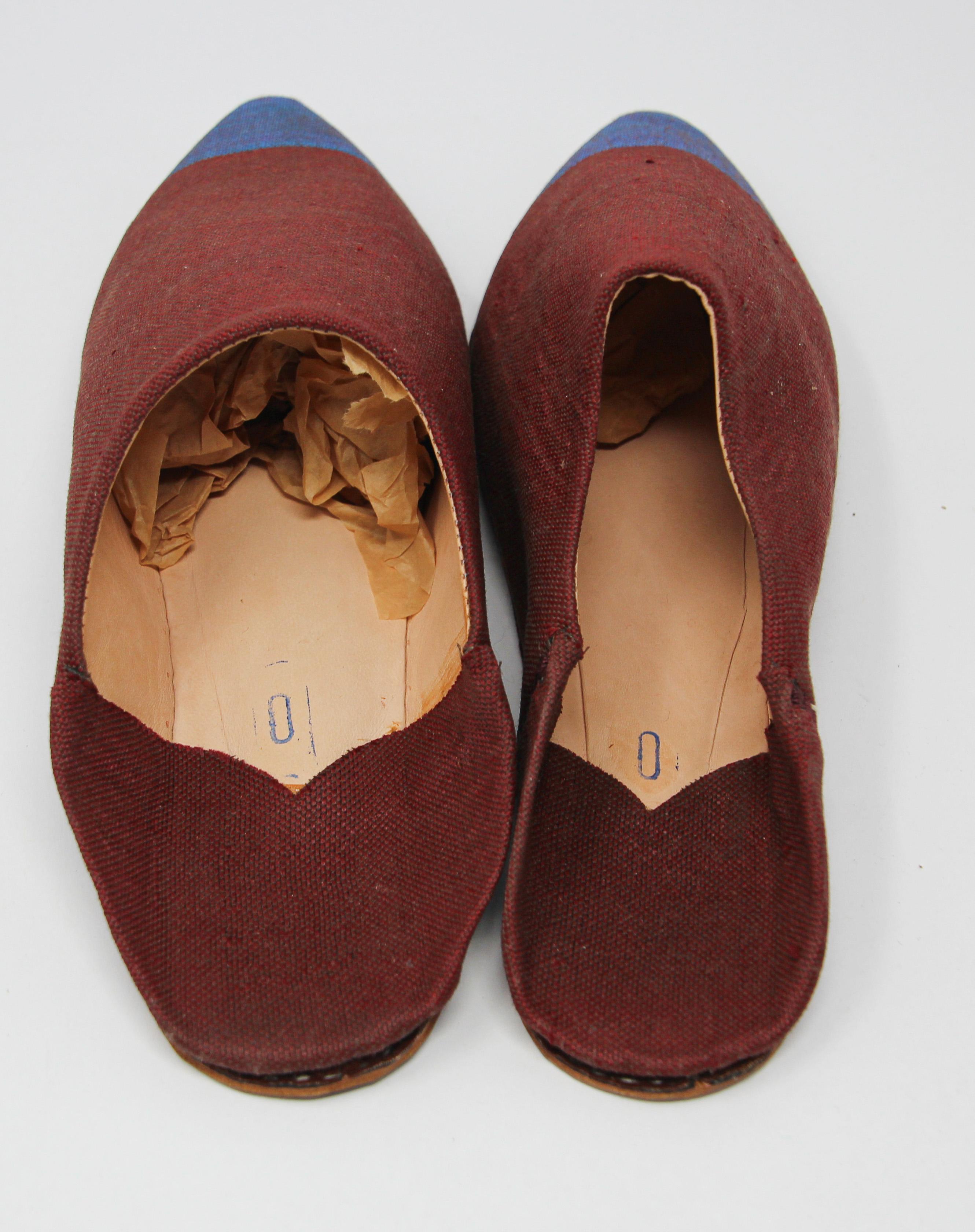Moroccan Silk Slippers Burgundy For Sale 7