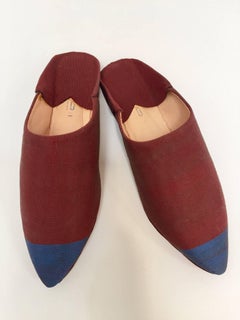 Chaussons en soie marocaine en Bourgogne et bleu taille US 8